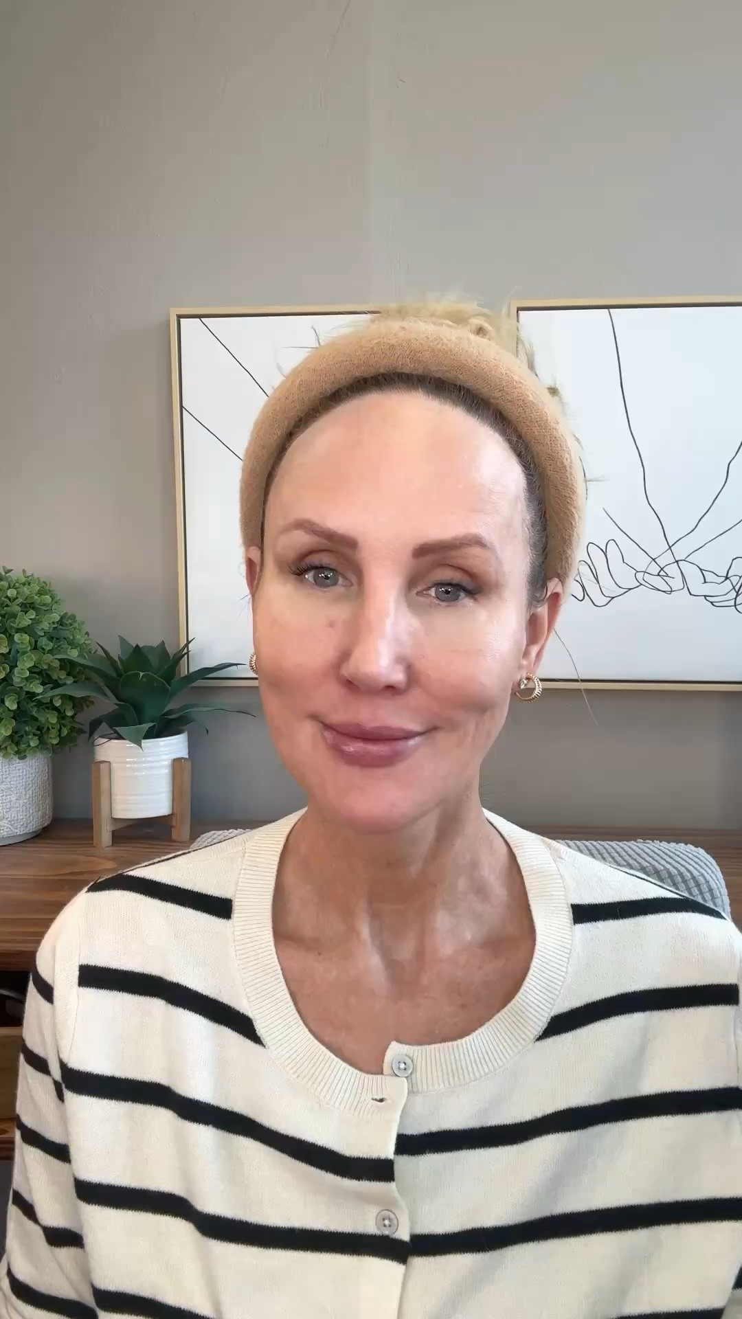 My absolute favorite tinted SPF moisturizer! I’ve tried hundreds. ❤️

#skincare #spf #tintedsunscreen #antiagingskincare #antiaging #skincareroutine