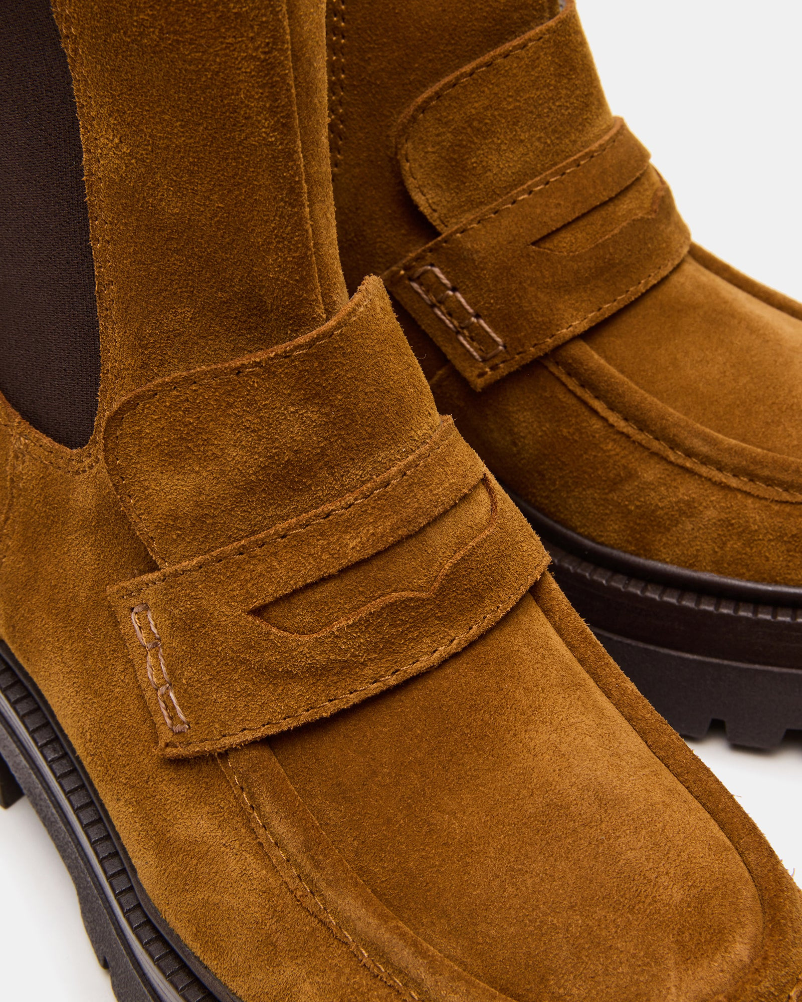 CONWAY Coganc Suede Platform Lug Chelsea Women's Ankle Boot | Steve Madden (US)