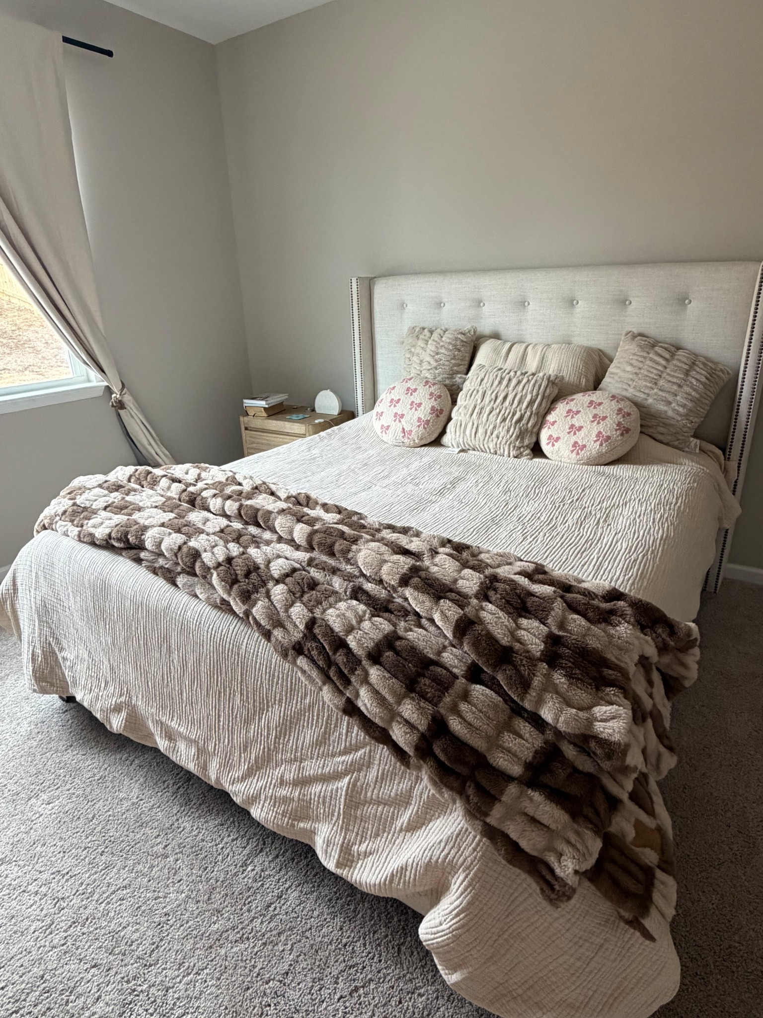LOLA BLANKET SALE!!!! The entire site is 45% off so if you’ve been wanting one, now is the time!

#LTKHome #LTKSaleAlert