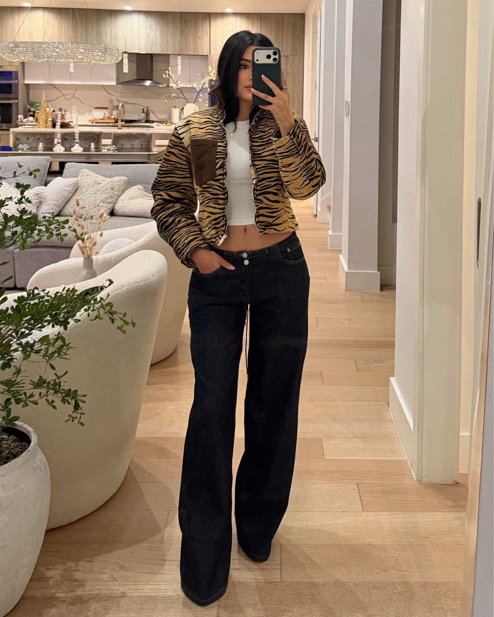 🐅 moschino 

#LTKSaleAlert #LTKTravel #LTKSeasonal