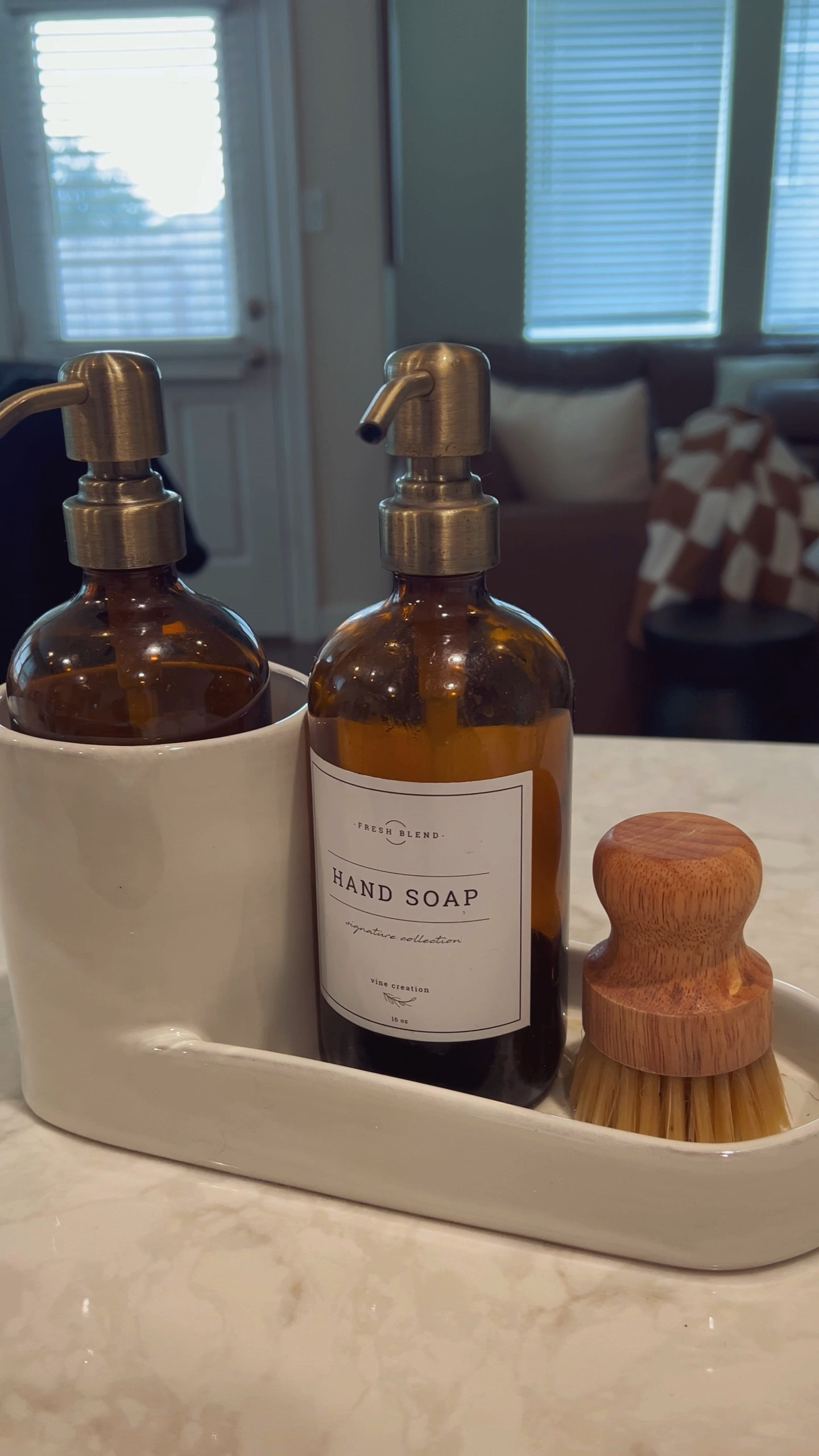 I love looking at this cutesy kitchen caddy 🤭
