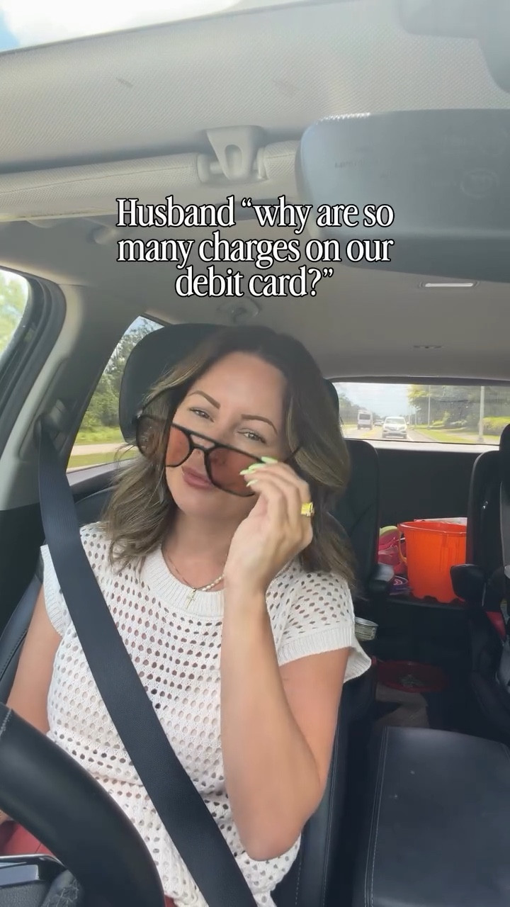 Does that make it clear?! @buyingnaples 

✨ if you needed this laugh today, stick around 🤍

#wifehumor #marriedlife #swflblogger #relatable #marriagegoals