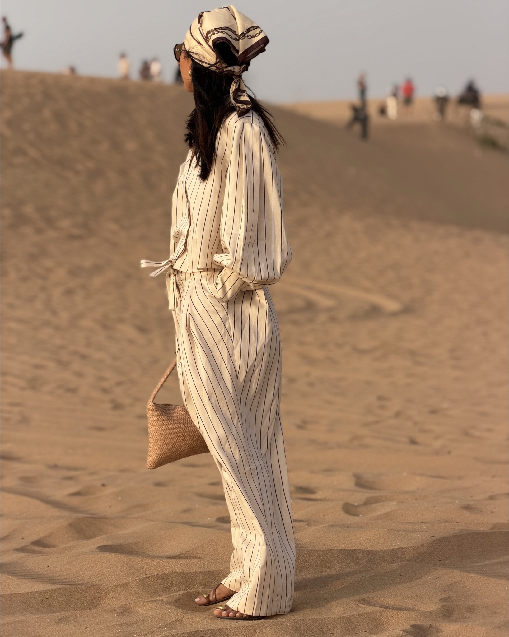 Wearing size small 
Trousers size XS 

#LTKTravel #LTKgrwm #LTKOver40