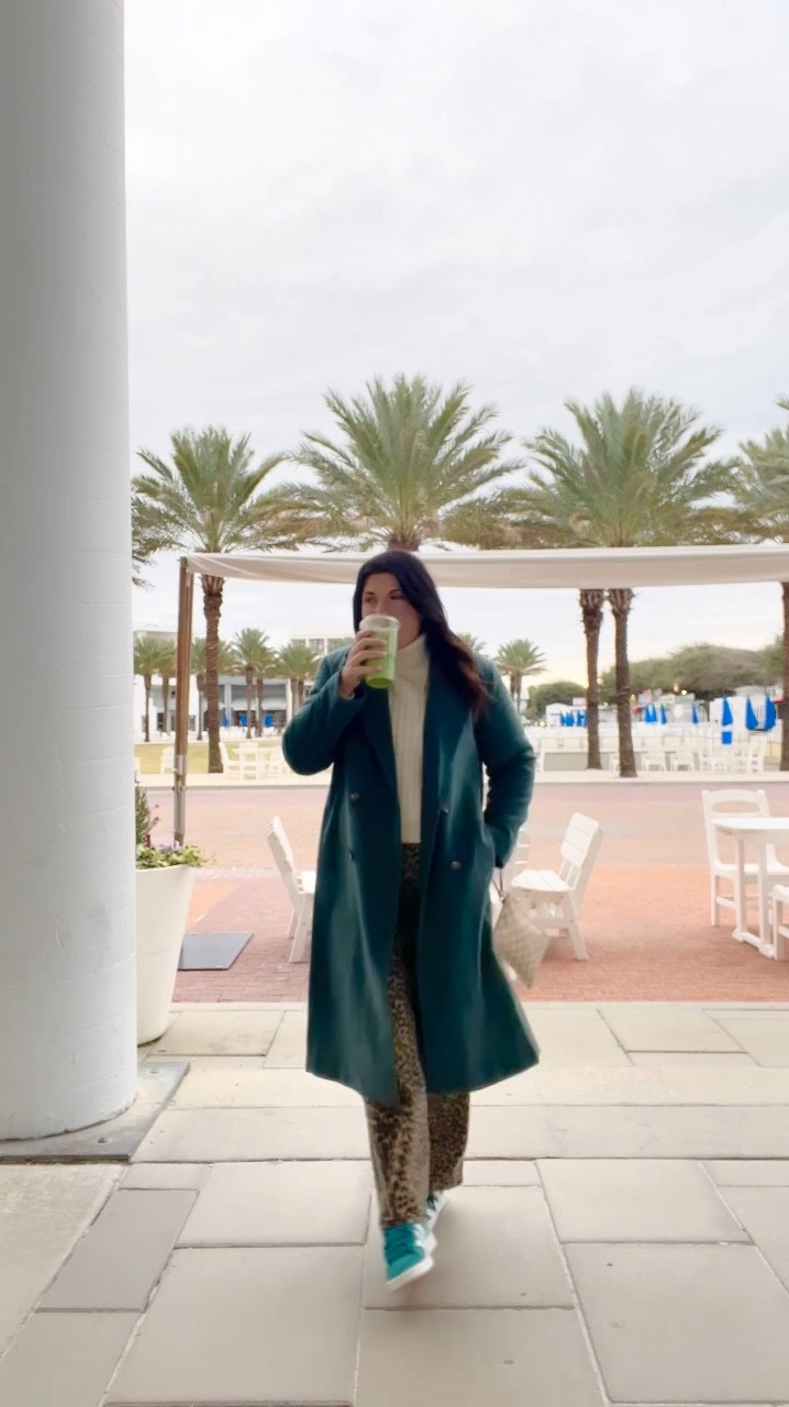 Green long coat 
Leopard jeans 

#LTKMidsize #LTKSeasonal #LTKOver40