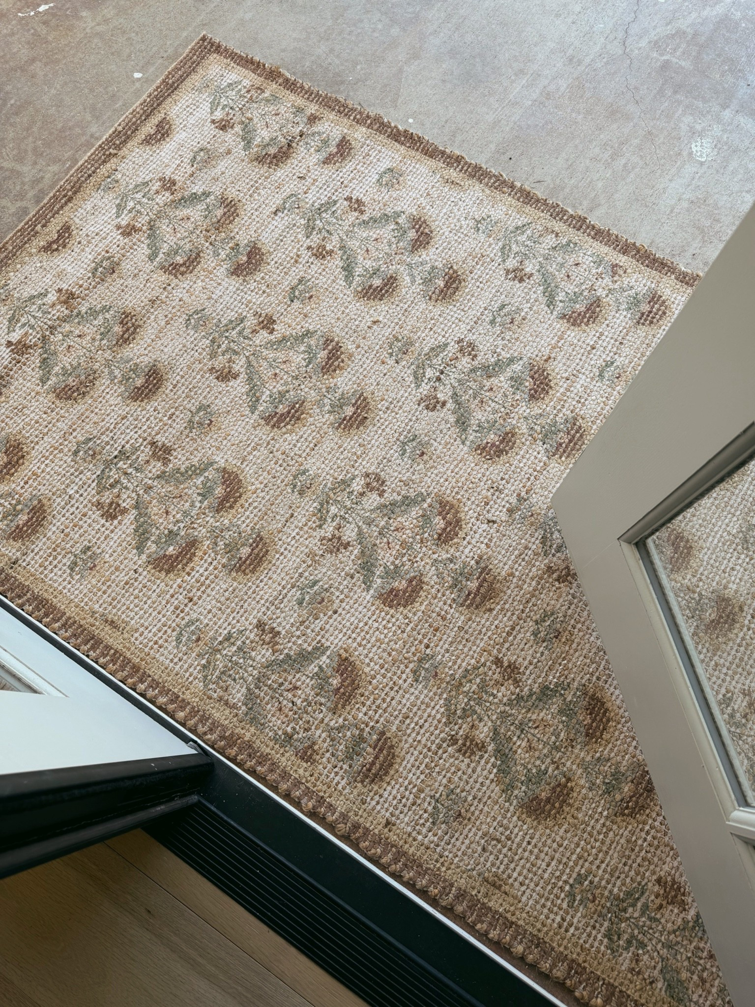 @chrislovesjulia @Joon Loloi beautiful outdoor rug on @amazon

#LTKHome
