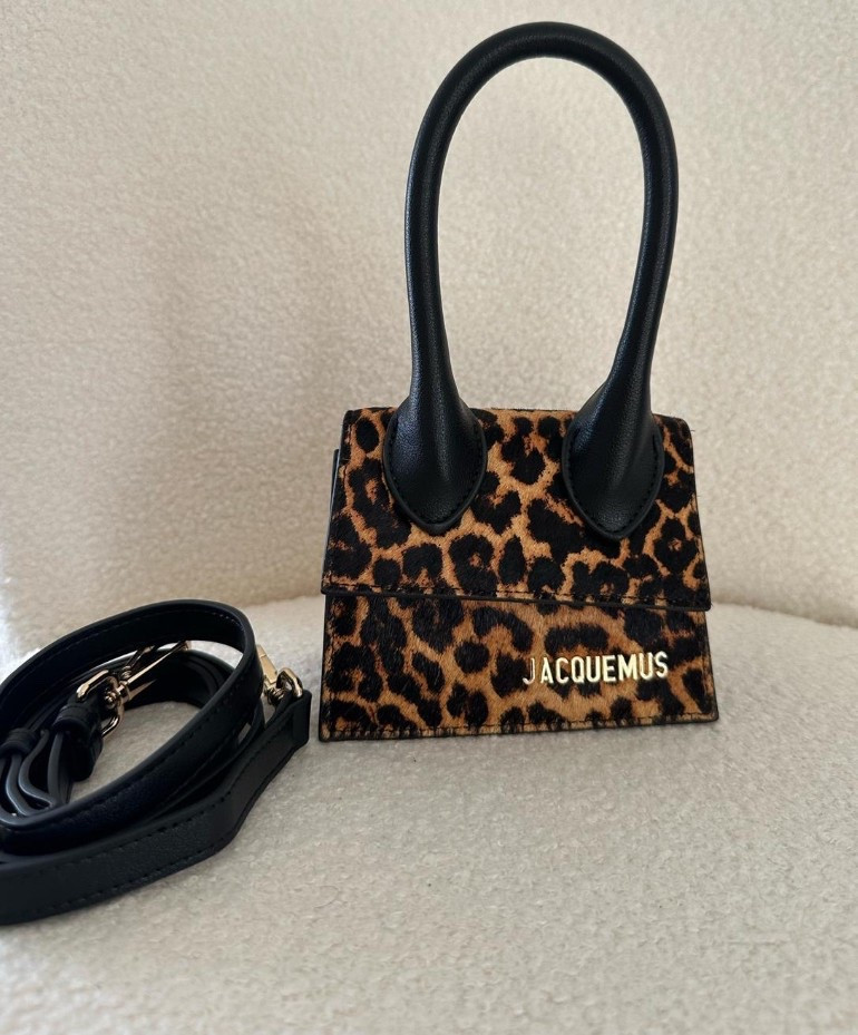 Must have if you know, you know, amazing quality, and it’s gorgeous !!!

#LTKGiftGuide #LTKItBag #LTKBeauty