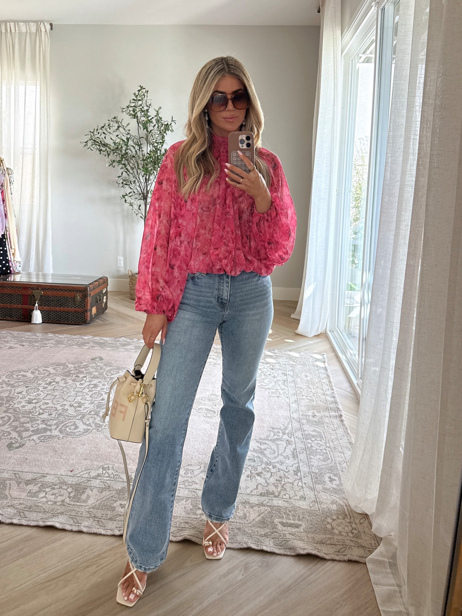 Code AMBERSAVE40 
New from @VICI 
Wearing size sma top
26 denim 
Shoes are tts 


#LTKWorkwear #LTKSeasonal #LTKootd