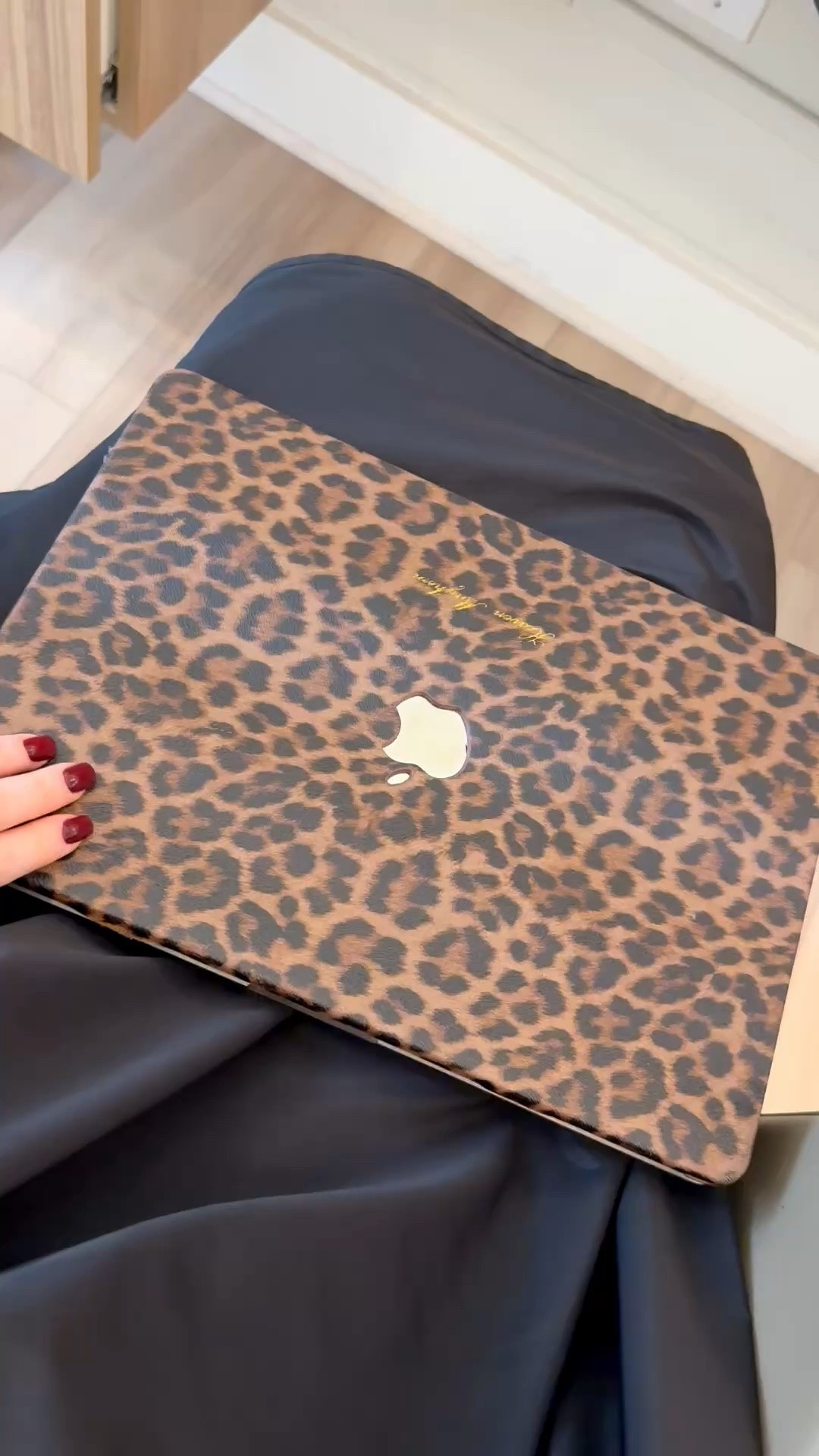 Who says you can only have 1 laptop case? Switching this out for awhile to a different print.

#LTKWorkwear