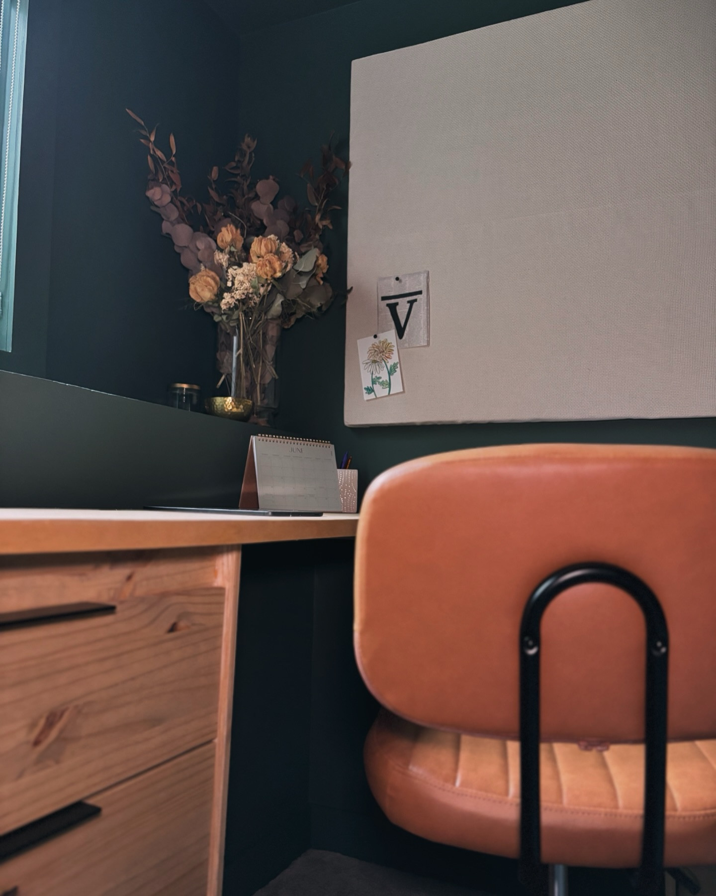 ✨📸 Stills of the dreamiest office build - including the space as it was from our listing photo 

The details: 
- color drench “pinecone hill” by @behrpaint 
- stain colors “weathered oak” + “early american” by @varathane 
- cabinets from @loweshomeimprovement 
- custom shades by @deconovo_official 
- desk “rast dresser” from @ikeausa 
- fixtures from amazon (check stories for links)
- custom abstract art by henry + abel ries
- custom flower drawing by @newhuepaintings 

 @oneroomchallenge | @apartmenttherapy 

🏷️ office design | home renovation | DIY | color drenching 

#office #officeremodel #diy #demoday #homerenovation #homereno #diyhome #homedesign #homeimprovement #oneroomchallenge

#LTKHome
