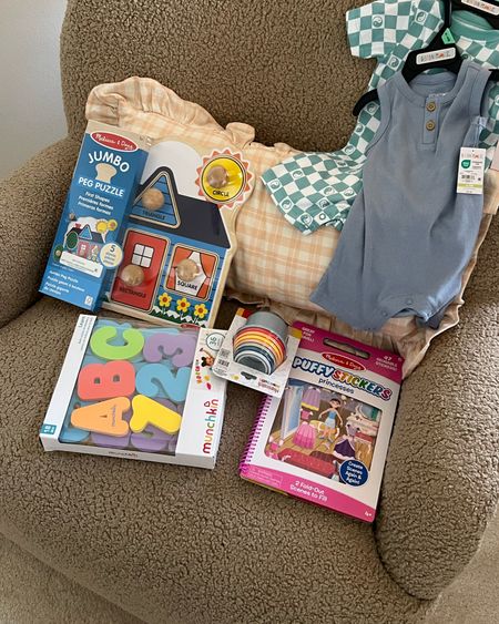 Some @walmart finds for toddlers I had delivered to our house since our life is in boxes lol Bath toys, house puzzle, sticker games and some baby clothes under $8! 

#walmartpartner 