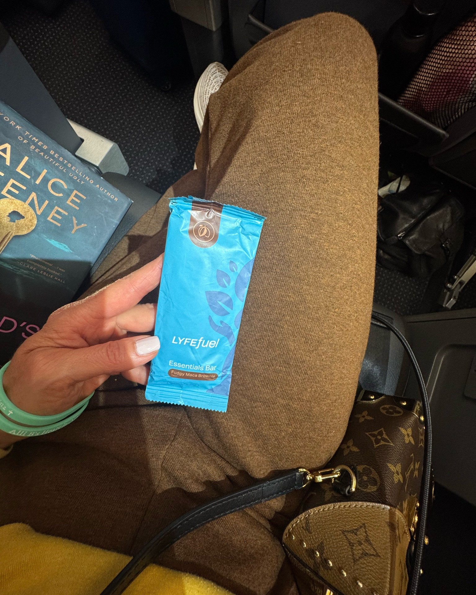only thing getting me through this red-eye flight ✈️ is this yummy lyfefuel bar (it has 11g of plant based protein, 14g of fiber, 21 essential nutrients & 💯% real food too) 

+ no harmful chemicals, artificial flavors or preservatives!

#LTKTravel #LTKfoodie #LTKfitnessgoals