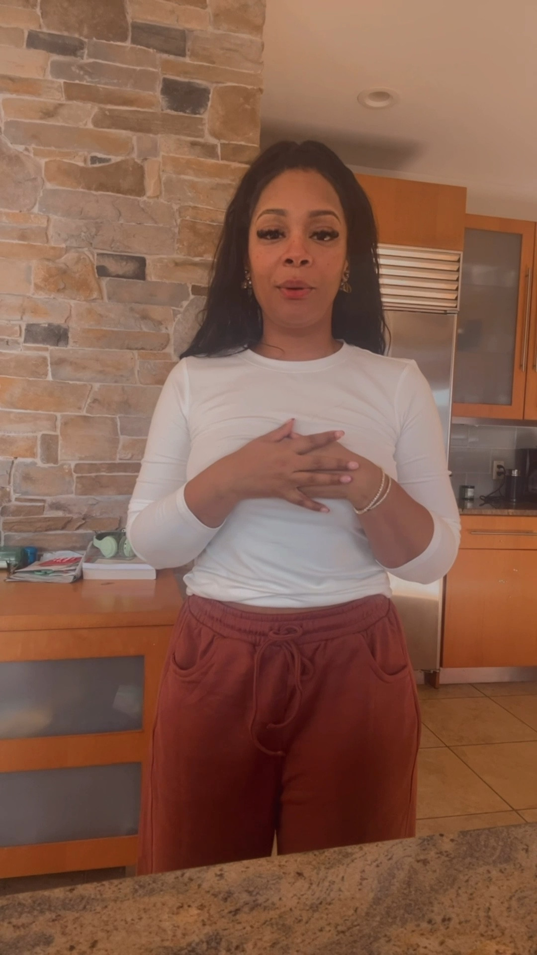 Cute Amazon finds . Love these barrel sweats , I sized up to a medium 