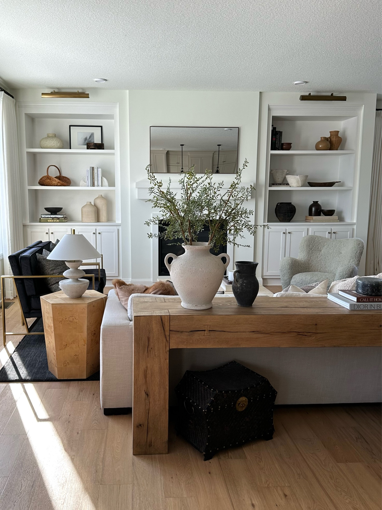 Transform Your Living Room with Chic & Cozy Vibes ✨

Step into my beautifully styled living room, where chic meets cozy! 🌿🛋️  Featuring luxurious textures, modern decor, and warm tones that make it the perfect sanctuary. Shop my favorite pieces to recreate this look in your own home! #LivingRoomDecor #HomeInspo #ChicLiving #CozyVibes #ModernDecor #InteriorDesign #ShopMyHome #AffordableLuxury #ComfyElegance

#LTKFindsUnder100 #LTKSaleAlert #LTKHome