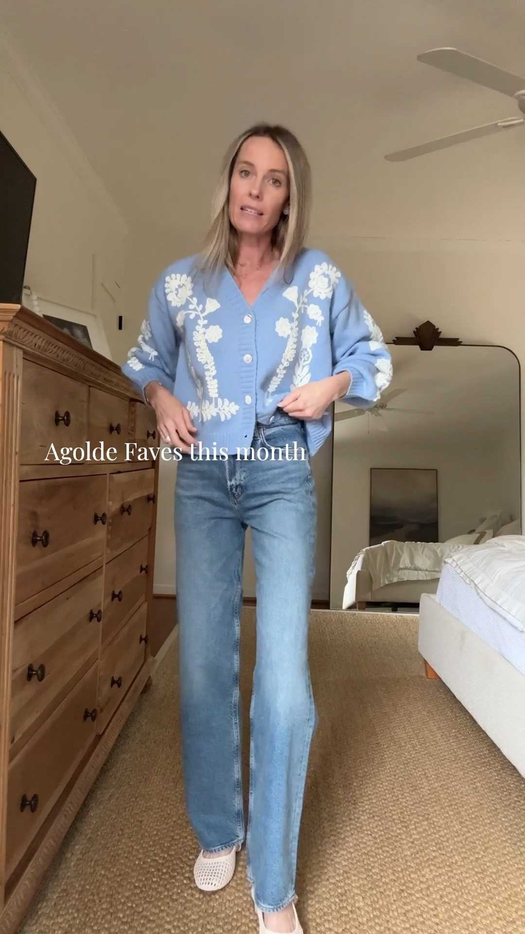 The 32” inseam is so good for taller girls! Perfect slouchy straight leg too. Linking the affordable Avara pair that are very similar. I wear a 26. 