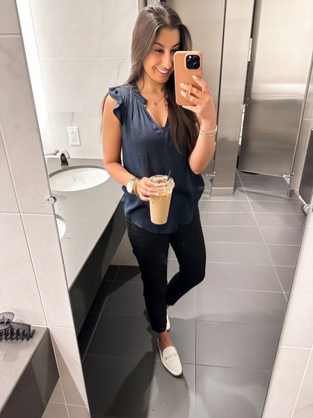 Good morning! Finally got 8 hours of sleep last night and feeling like a new woman 💪🏽 ✨


Work outfit, wear to work, office look, petite work pants, petite trousers, petite officewear, petite blazer, work capsule wardrobe, smart casual, business casual, 9-5 outfit, laptop tote, what’s in my bag, what’s in my work tote, blouse, loft, ann Taylor, summer work look, summer work outfit, summer outfit inspo 

#LTKWorkwear #LTKFindsUnder100 #LTKShoeCrush