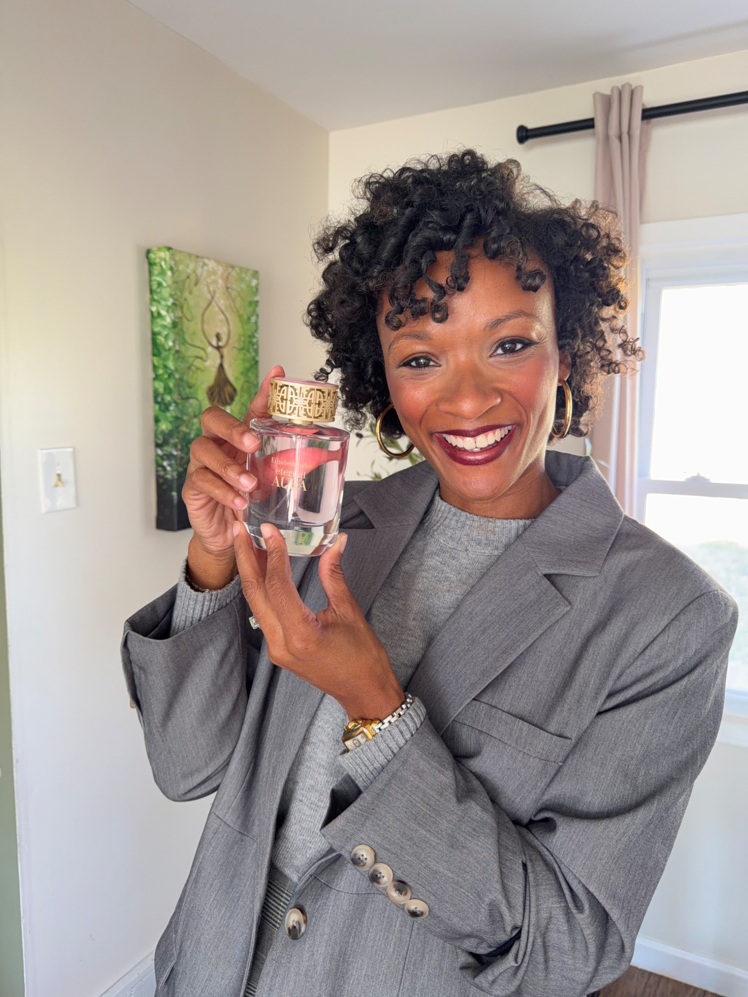 Elizabeth Arden Eternal Aura fragrance.  Very light with notes of dragon fruit, golden pear and pink pepper.

Would make for a great gift especially for Mother’s Day