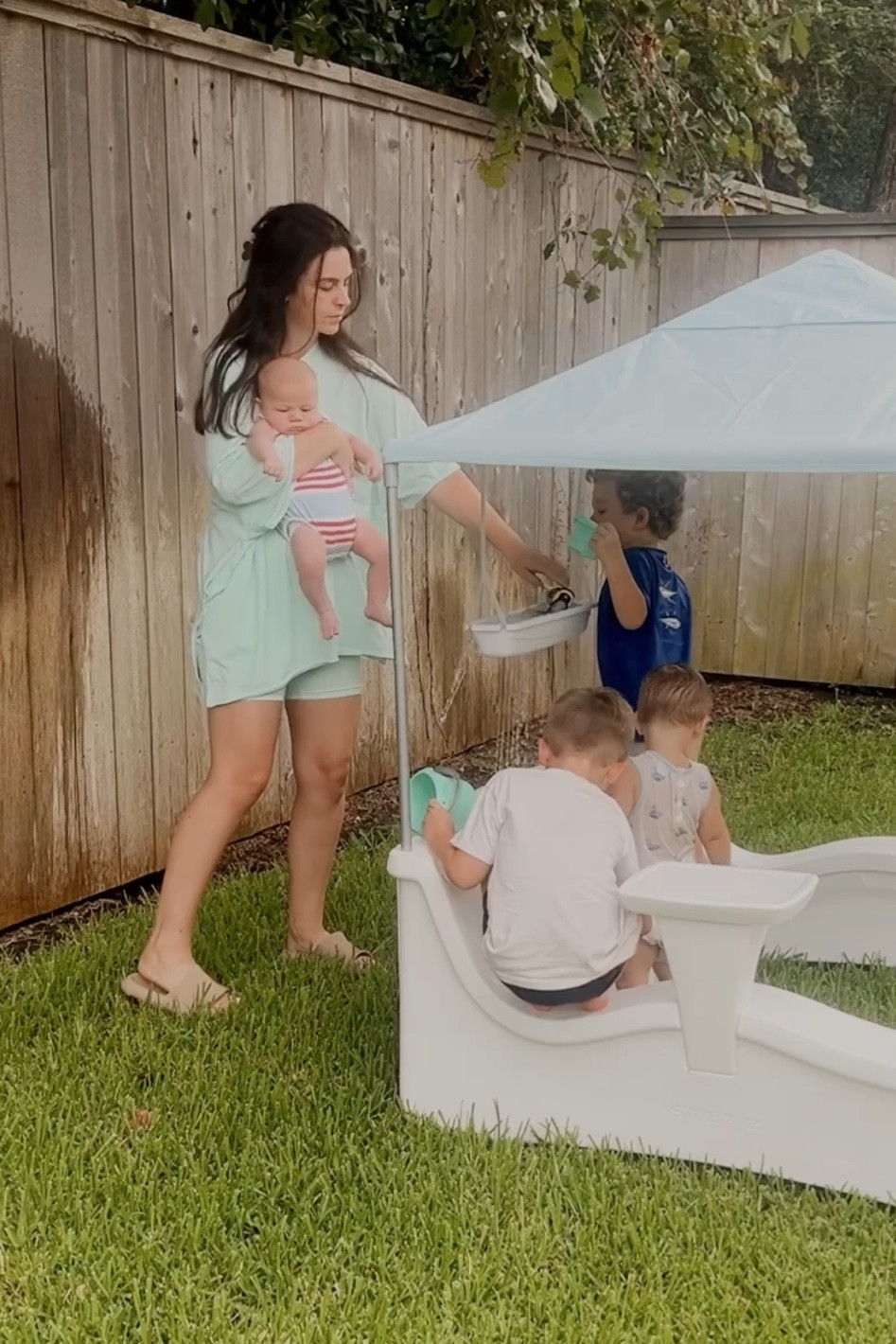 Everyday casual mom outfit - size small in set, runs oversized! 

 

#LTKFamily #LTKBaby #LTKKids