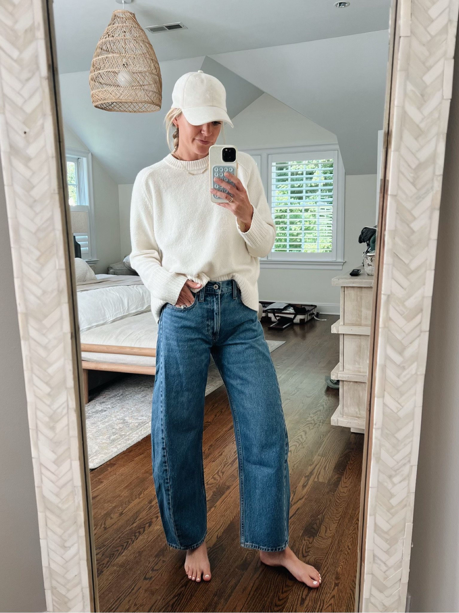 Just tried the Abercrombie Barrel jeans and they’re so good! Under $100 and 3 washes. 
-jeans fit tts, size 26 in med wash 
-sized up 1 to a medium in sweater 

fall outfit, fall style, fall denim, sweater weather 

#LTKFallSale #LTKSeasonal #LTKFindsUnder100