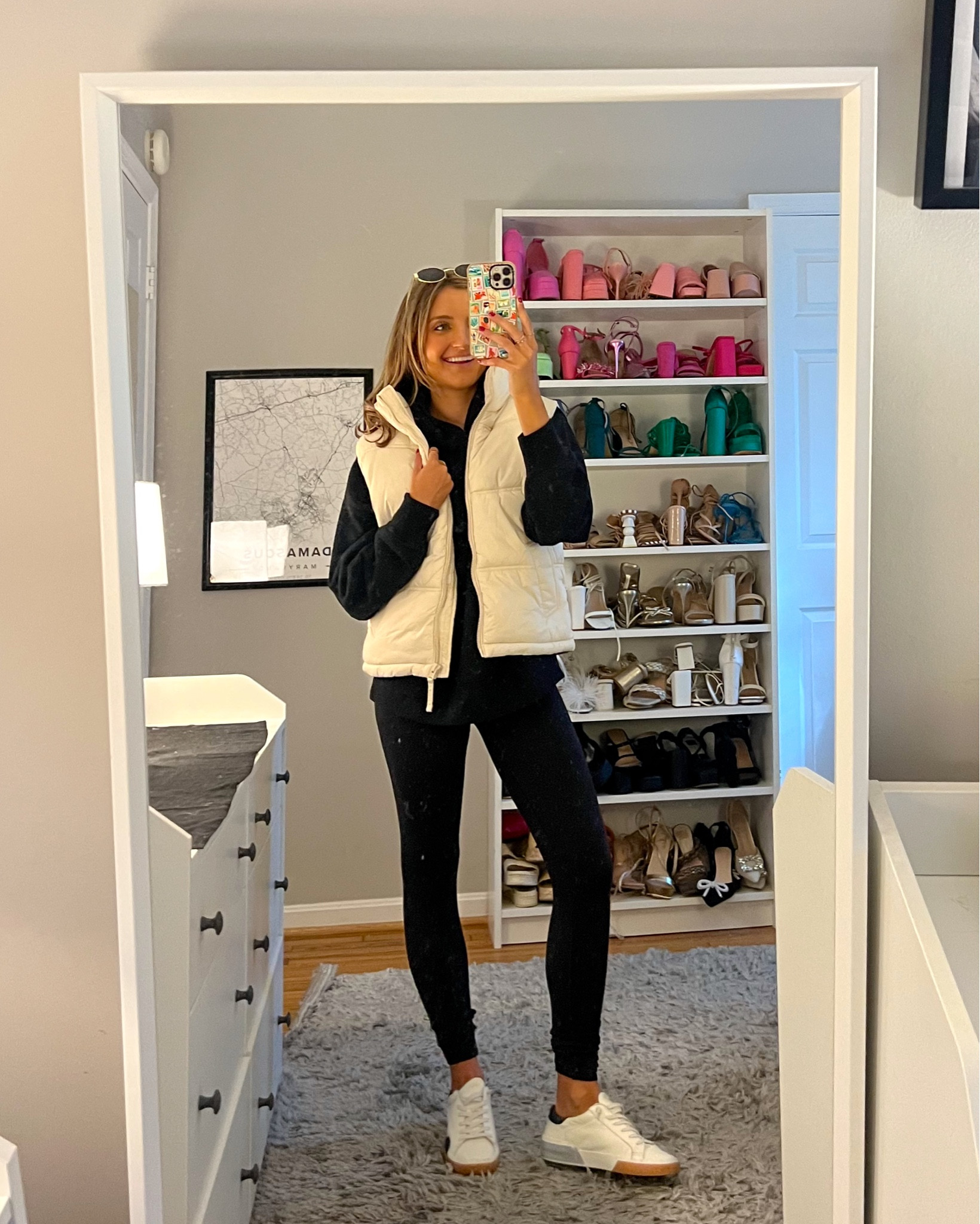 easy everyday fall outfit idea from American eagle! 🍁🧡

wearing a size small hoodie, XS leggings, small puffer vest 