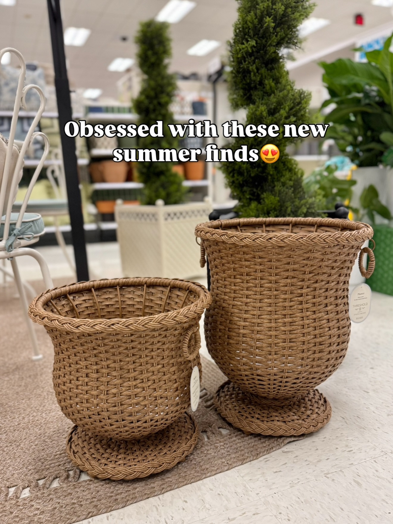 Everything you need for the perfect summer setup😍☀️ comment NEW and I’ll be sure to DM you so you can shop all of this.
@Target #targetpartner
#target #newattarget #targethome #summerpatio #summervibes
