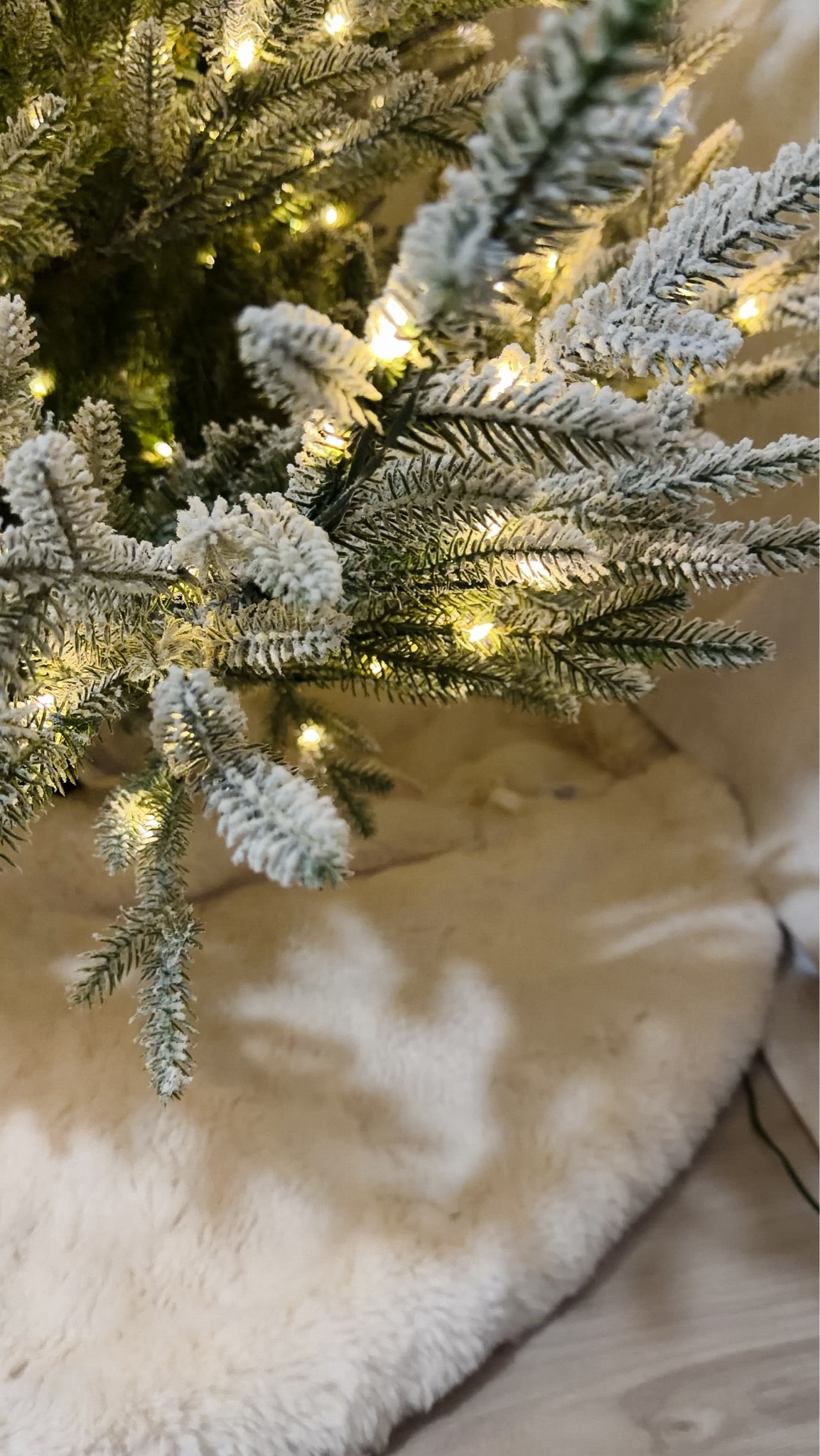 Day 1 of 12 Days of Christmas ✨

Getting the trees up and starting to make everything feel festive 🎄 Day 2 is coming next, stay tuned!

Christmas trees deets:
Living room: @balsamhill
Bedroom: @mcgeeandco

#christmasdecor #holidayinspo #12daysofchrismas #vlogmas #dandharamorrishome 

#LTKHoliday #LTKHome #LTKvlog