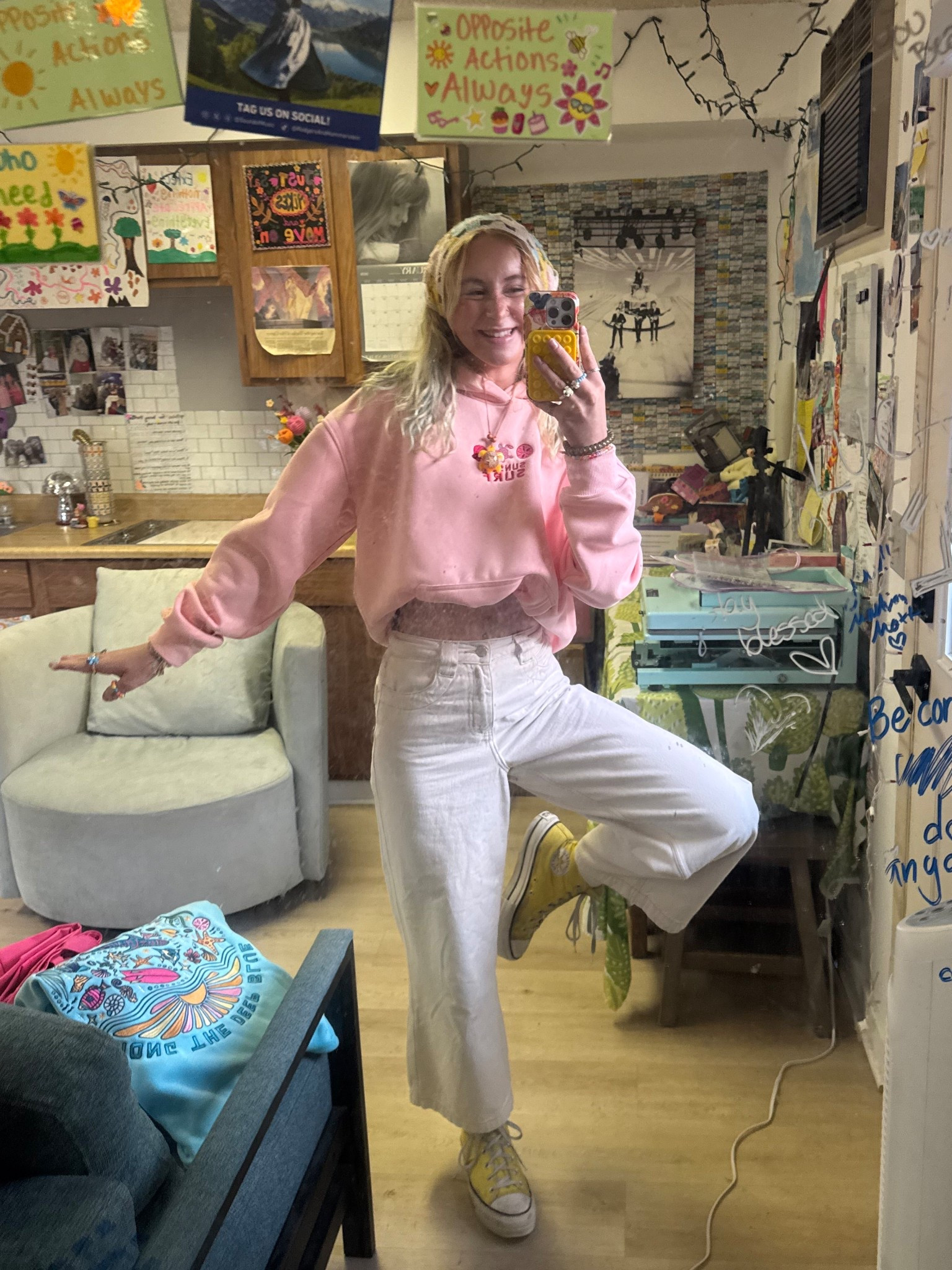 HOODIE IS SUNSET SURF💛

#LTKdayinmylife #LTKootd #LTKU