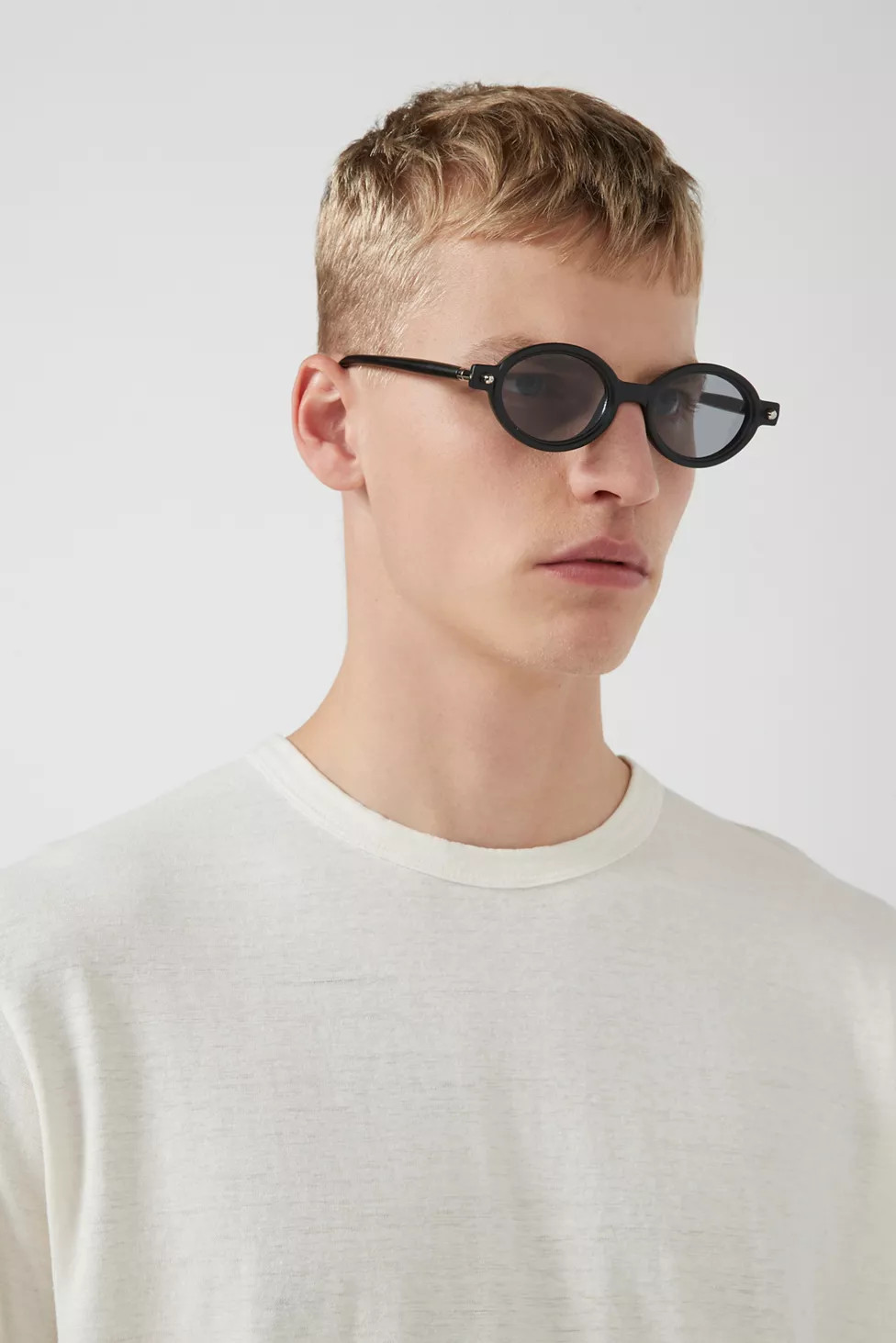 Mikey Oval Sunglasses | Urban Outfitters (US and RoW)