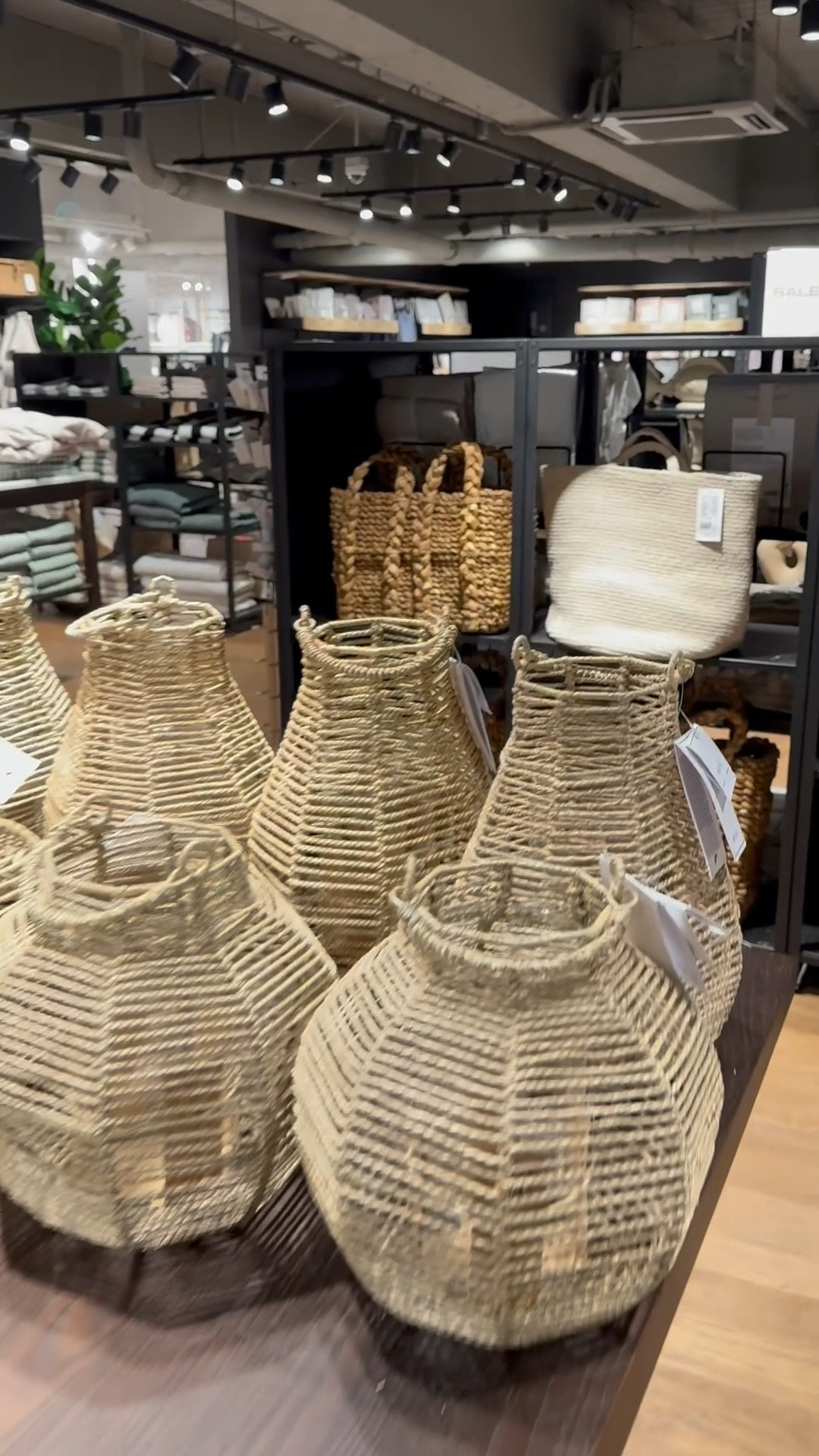 New at H&M 

Seagrass lanterns | storage baskets | new in at H&M home 

#LTKhome #LTKeurope #LTKuk