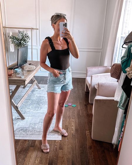 Summer swimsuit from Amazon and my favorite denim shorts! 

I sized up in the suit bc of my long torso
Shorts tts



#LTKFind #LTKunder50 #LTKstyletip