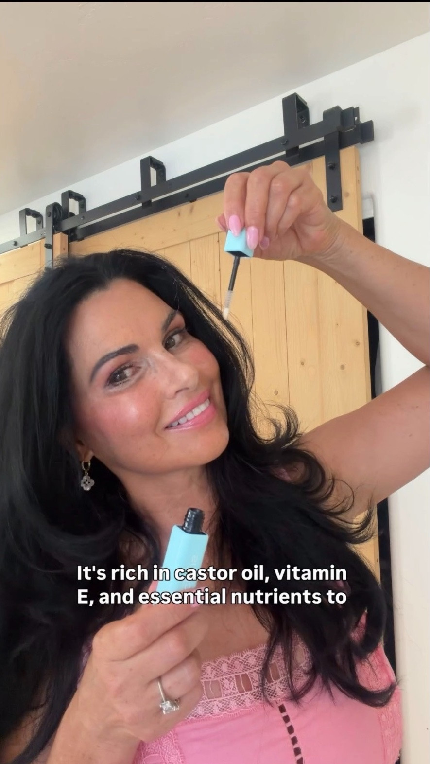 Did you know there is a 💯% all natural serum that promotes longer lashes and fuller eyebrows in just a few weeks?🤗

Ricinus serums formula is rich in castor oil, vitamin E and essential nutrients to nourish hair follicles right down at the root.

The brush applicator makes it easy to apply to each and every lash and on my brows.

I highly recommend checking out Ricinus serum. Grab yours today
.
#eyelashserum #eyebrowserum #marneystidbits #amazon