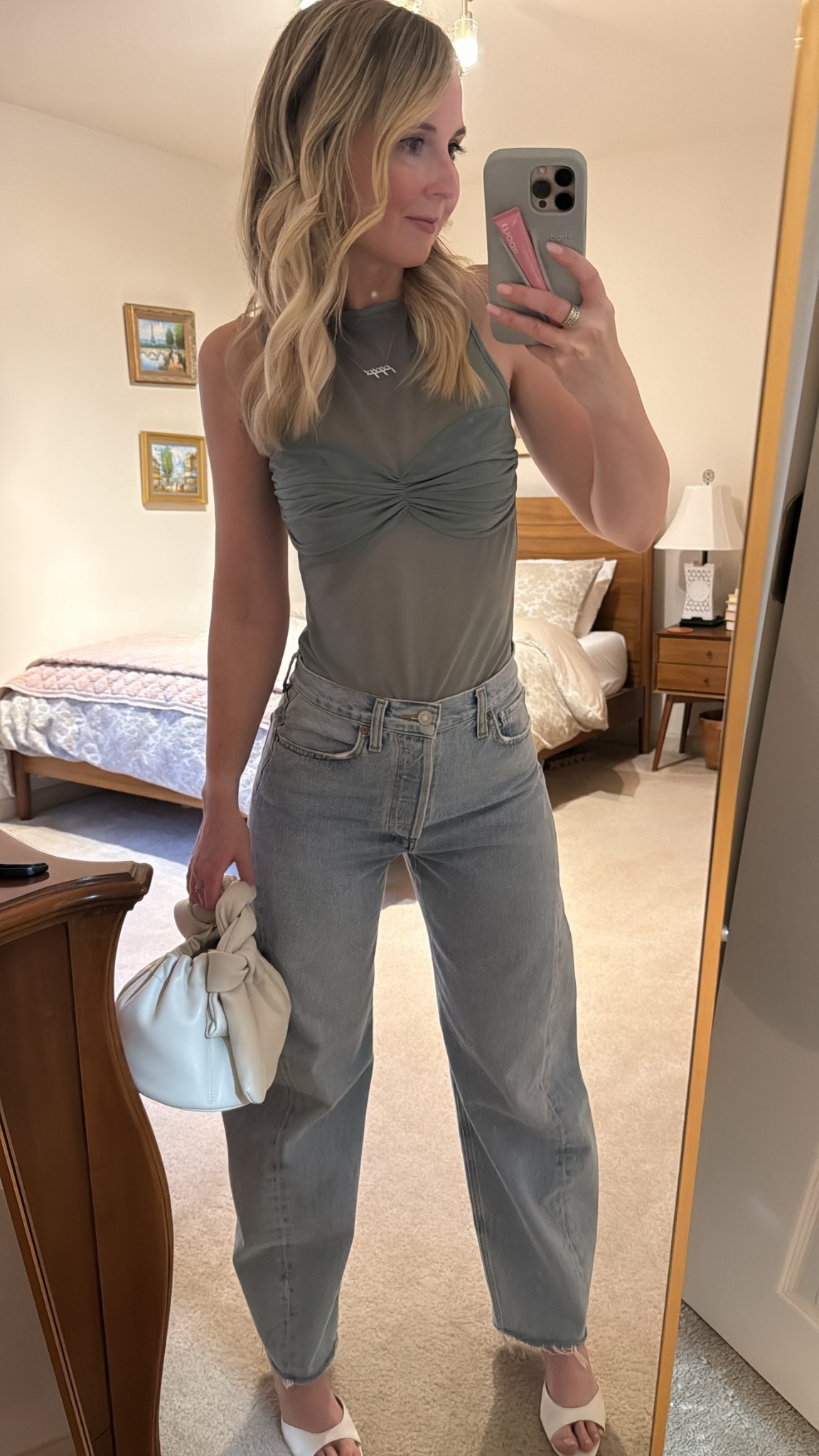 The Rose Knit top from Reformation is so damn cute for summer and under $100- a total no brainer!



#LTKFindsUnder100 #LTKStyleTip #LTKSeasonal