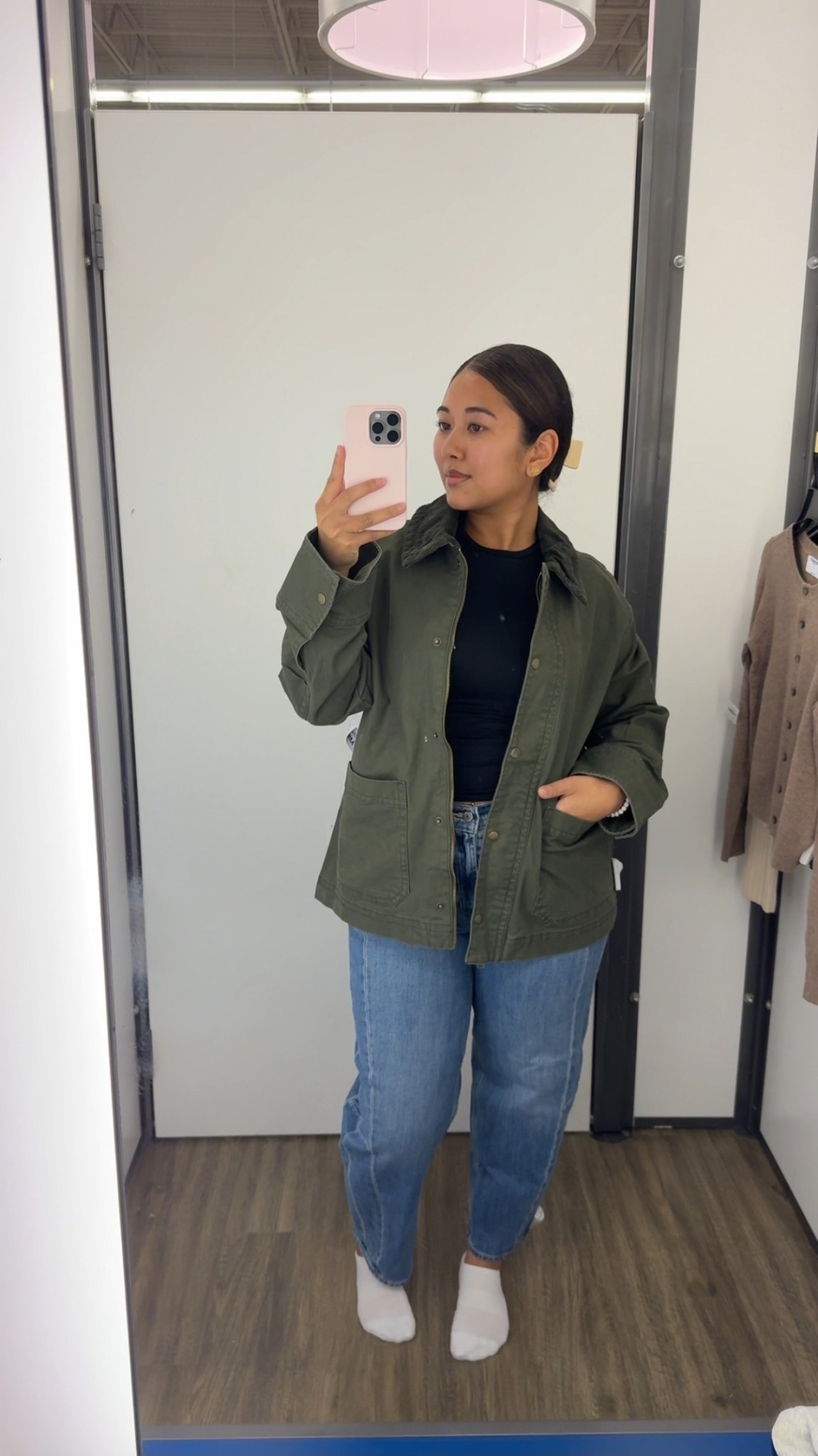 Wearing size M