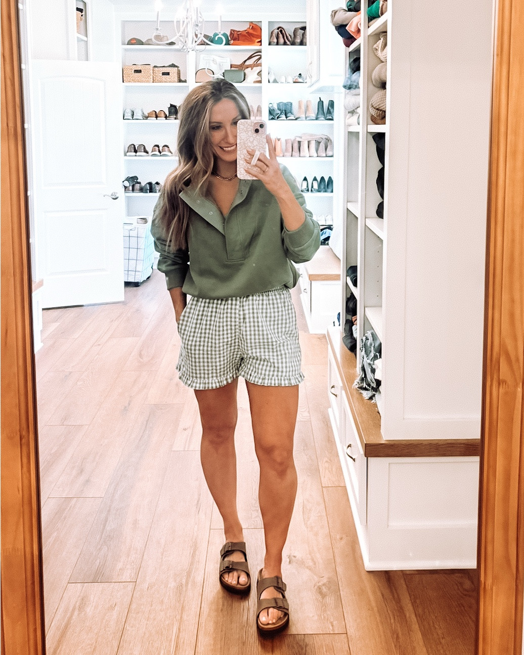 These warmer days have me dreaming of spring & summer! 

Both the shorts and the sweatshirt come in tons of color options  Wearing a medium in both!

Spring outfit ideas | boxer shorts | amazon finds | amazon outfit | summer outfit | tea iron outfit | casual outfit | style over 30 | gingham boxer shorts

#LTKspringtrends #LTKOver40 #LTKspring