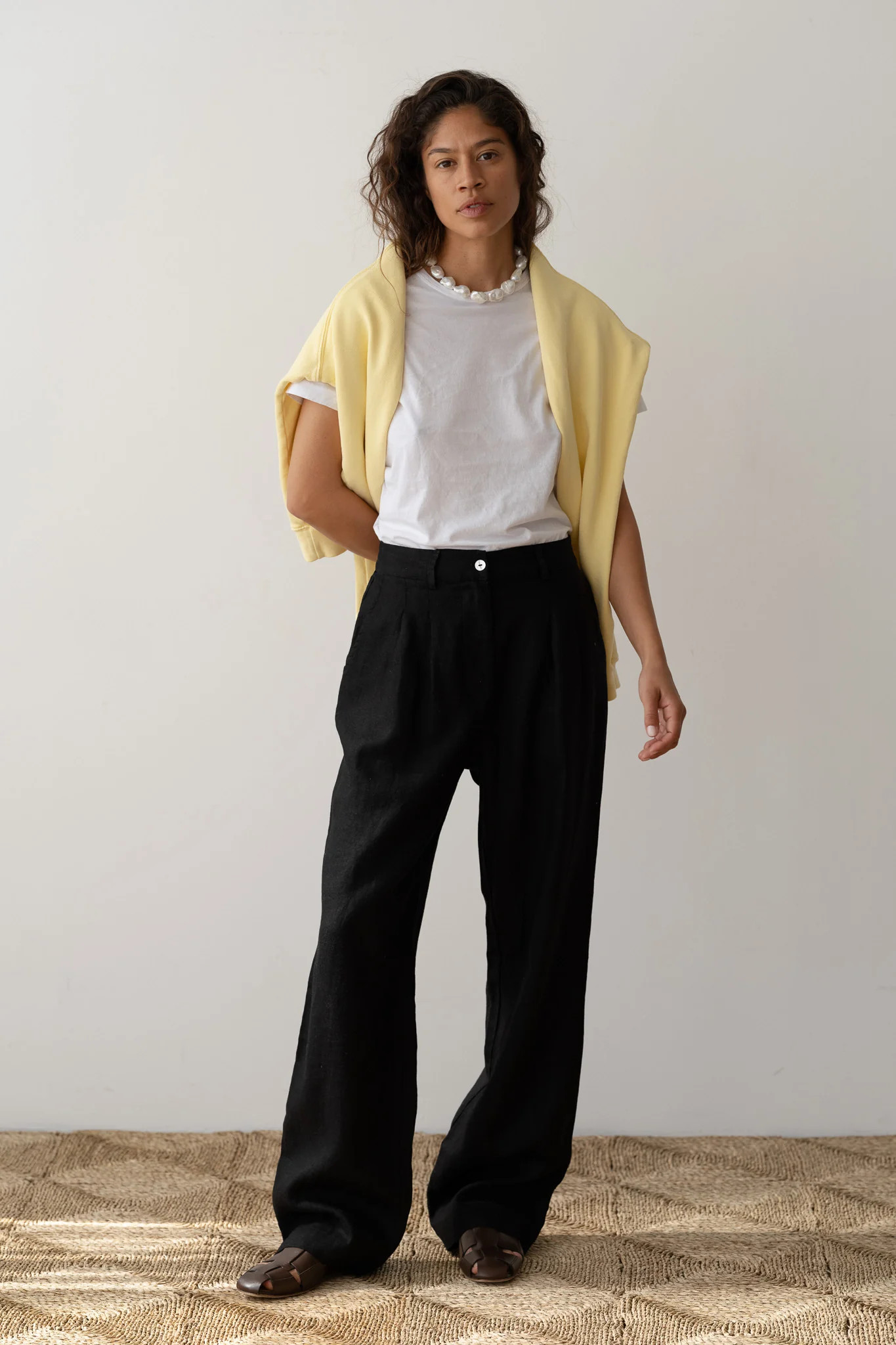 The Linen Pleated Trouser | DONNI.