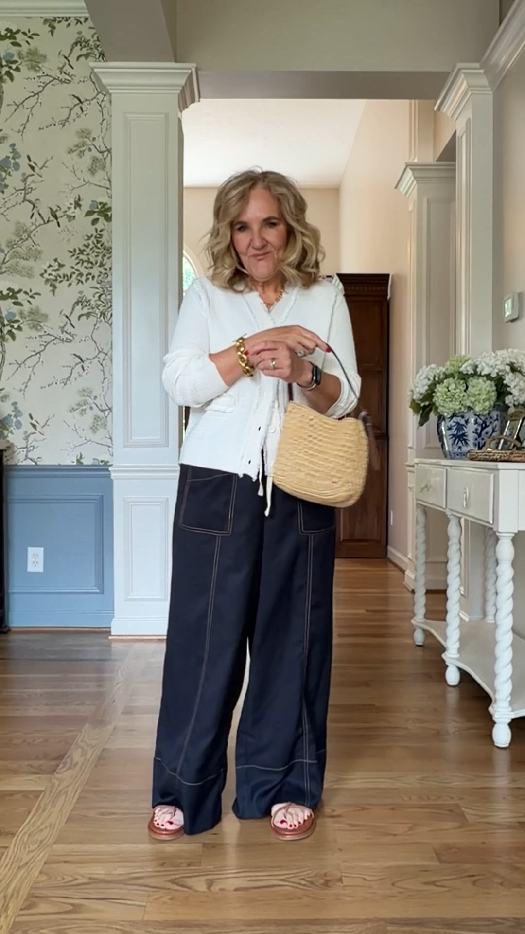 Sweater size medium 
Pants size medium in a satin twill that just makes them a beautiful casual pants

#LTKOver40 #LTKootd #LTKMidsize