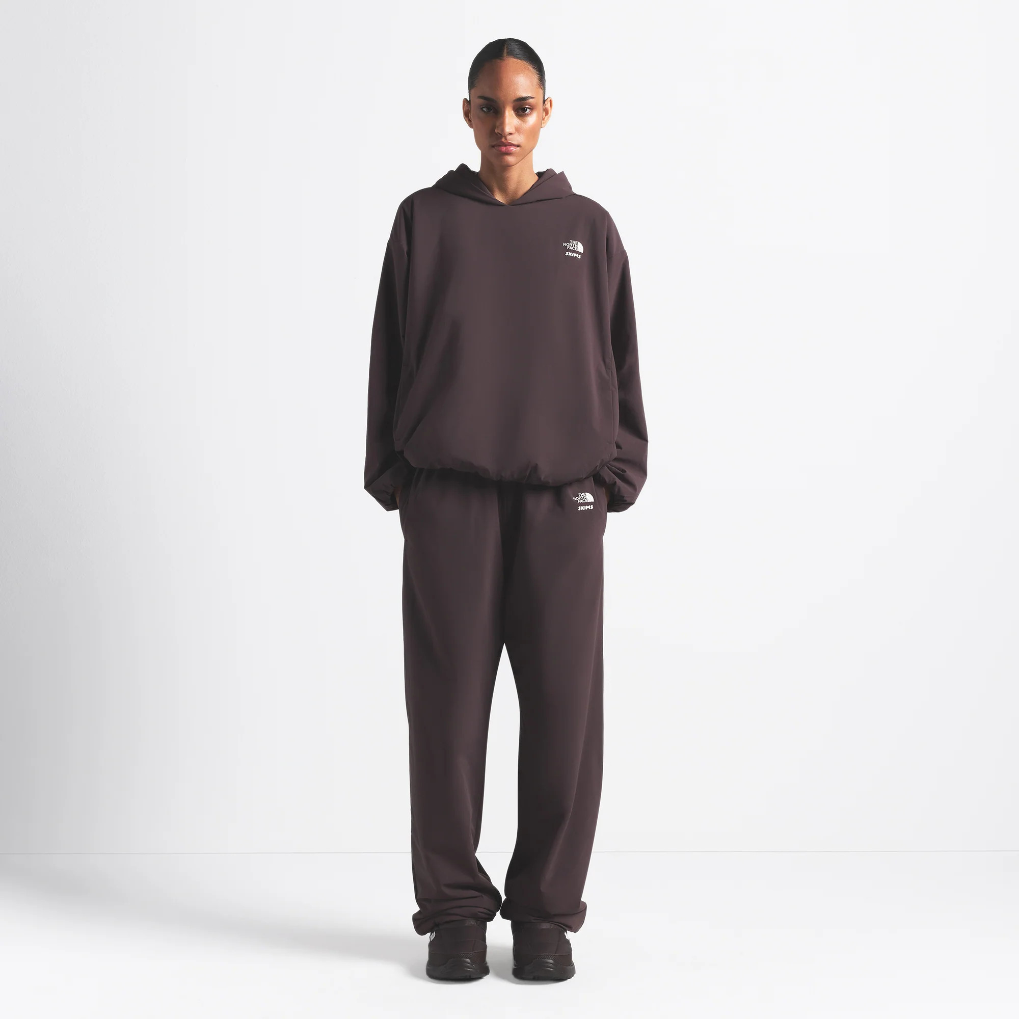 SKIMS Ventrix Hoodie | Deep Neutral | Medium | The North Face X SKIMS | SKIMS (US)