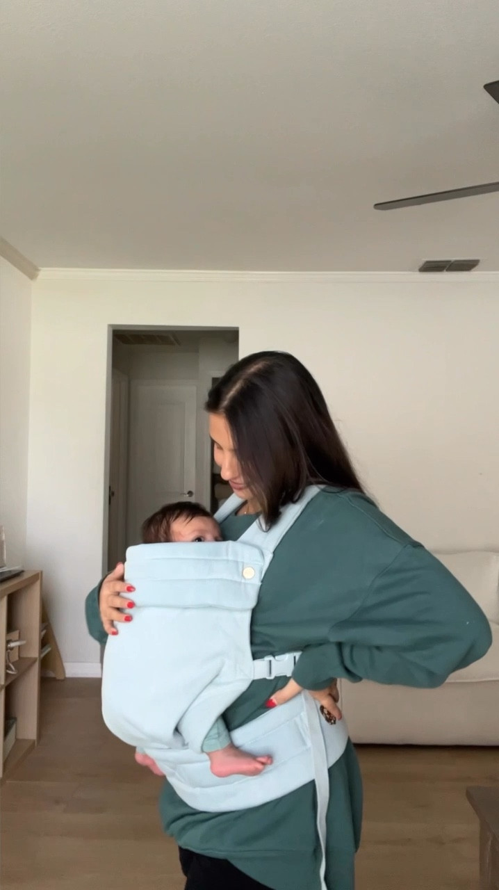 Denim baby carrier 👶🏻🦋

#LTKBaby #LTKKids #LTKFamily