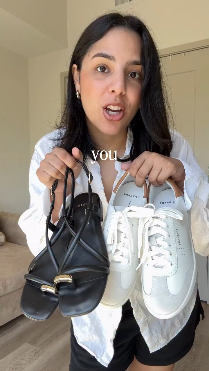 #gifted taking the guesswork out of packing with a 2-shoe capsule from @‌frankie4footwear 👟 10k steps sightseeing to dinner reservations and still plenty of space for those souvenirs!
#FRANKIE4 #stepbeyondtheordinary #FRANKIE4footwear #FRANKIE4PARTNER PAIDPARTNERSHIP travelcapsule capsulewardrobe carryononly packwithme