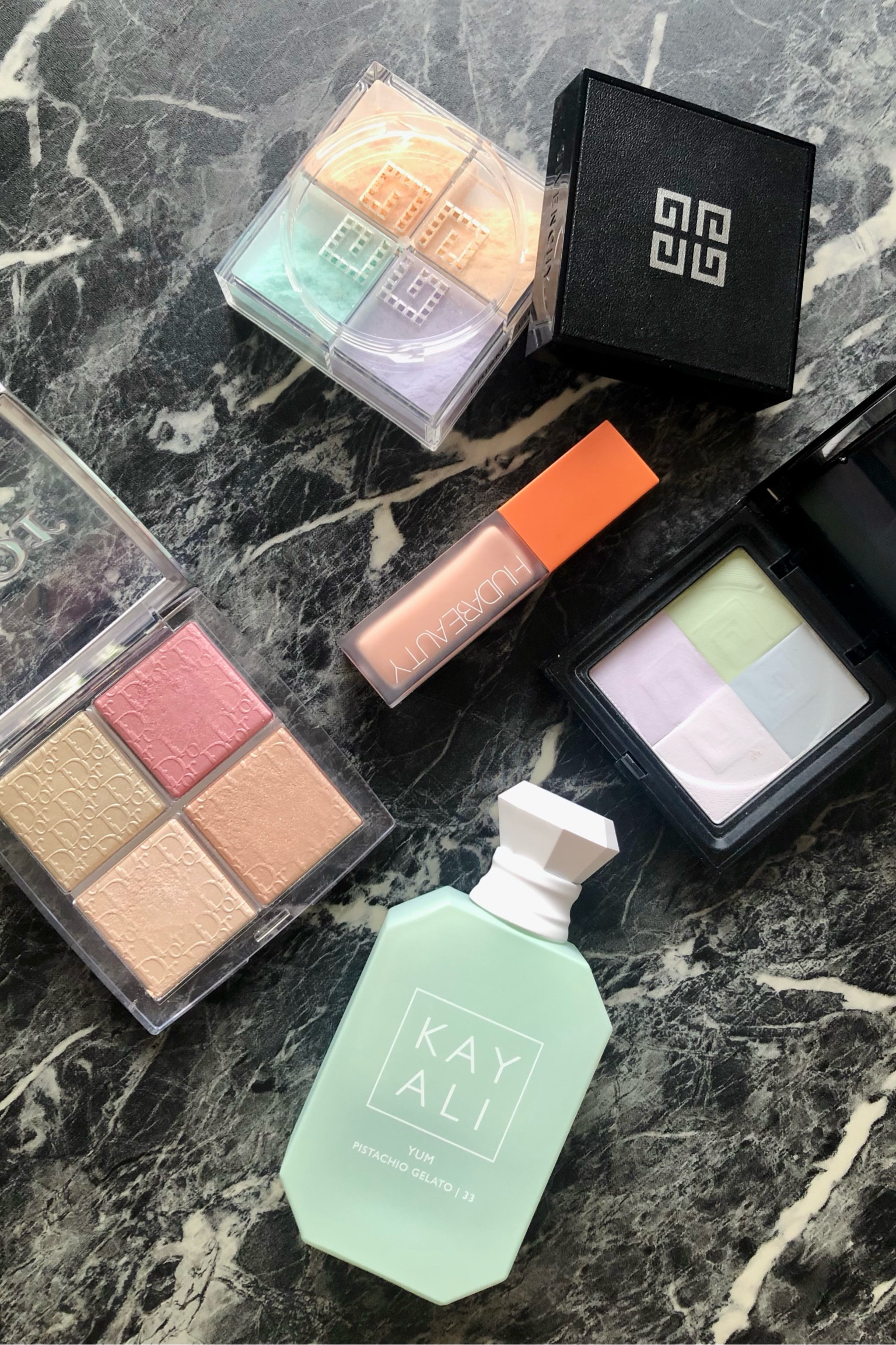 My Makeup Essentials:

✨ Dior Backstage Glow Face Palette Rose Gold 004
✨ Givenchy Prisme Libre loose powder 04 MOUSSELINE ACIDULÉE
✨ Huda Beauty #FauxFilter Color Corrector Pink Pomelo
✨ Givenchy Prisme Libre pressed powder 01 MOUSSELINE PASTEL
✨ KAYALI Yum Pistachio Gelato | 33 Eau de Parfum Intense 50ml

#luxurymakeup #blurring #oilcontrol #highlighterpalette #concealer

#LTKover40 #LTKbeauty #LTKeurope