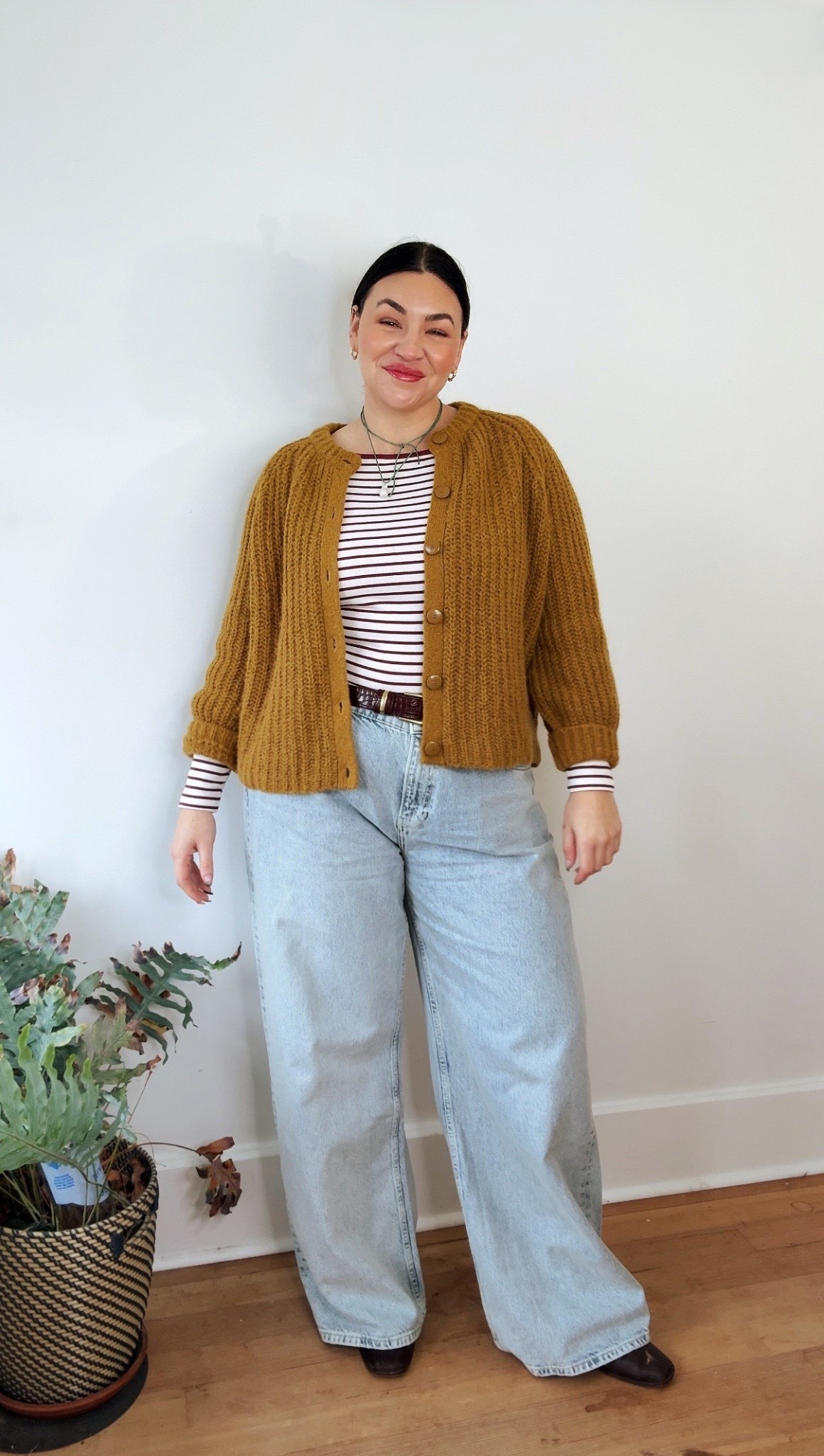 Omgeee my fav baggy jeans are half off right now! They are def baggy and oversized so if you’d like them as a true fit size down!

Wearing top size L
Cardigan size L

#LTKgrwm