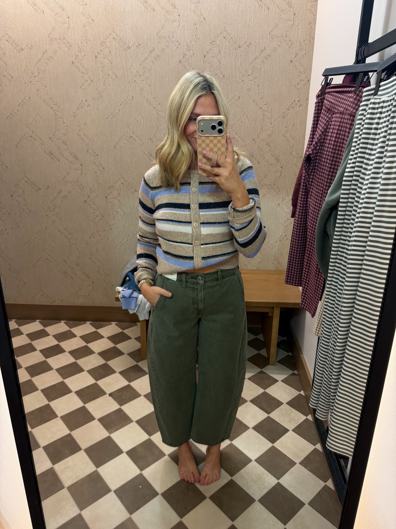 I love @abercrombie barrel jeans! Size 27S stripe sweater cardigan! Size small. All on sale. Use code “SUITEAF” for 15% off