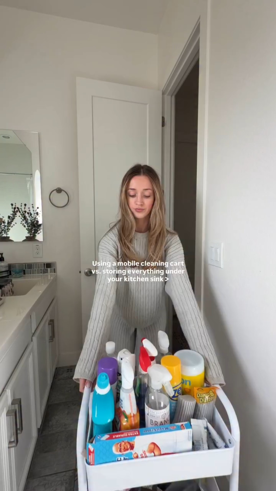 Then you can just roll the cart from room to room with you 🕺🏼 #cleaninghack