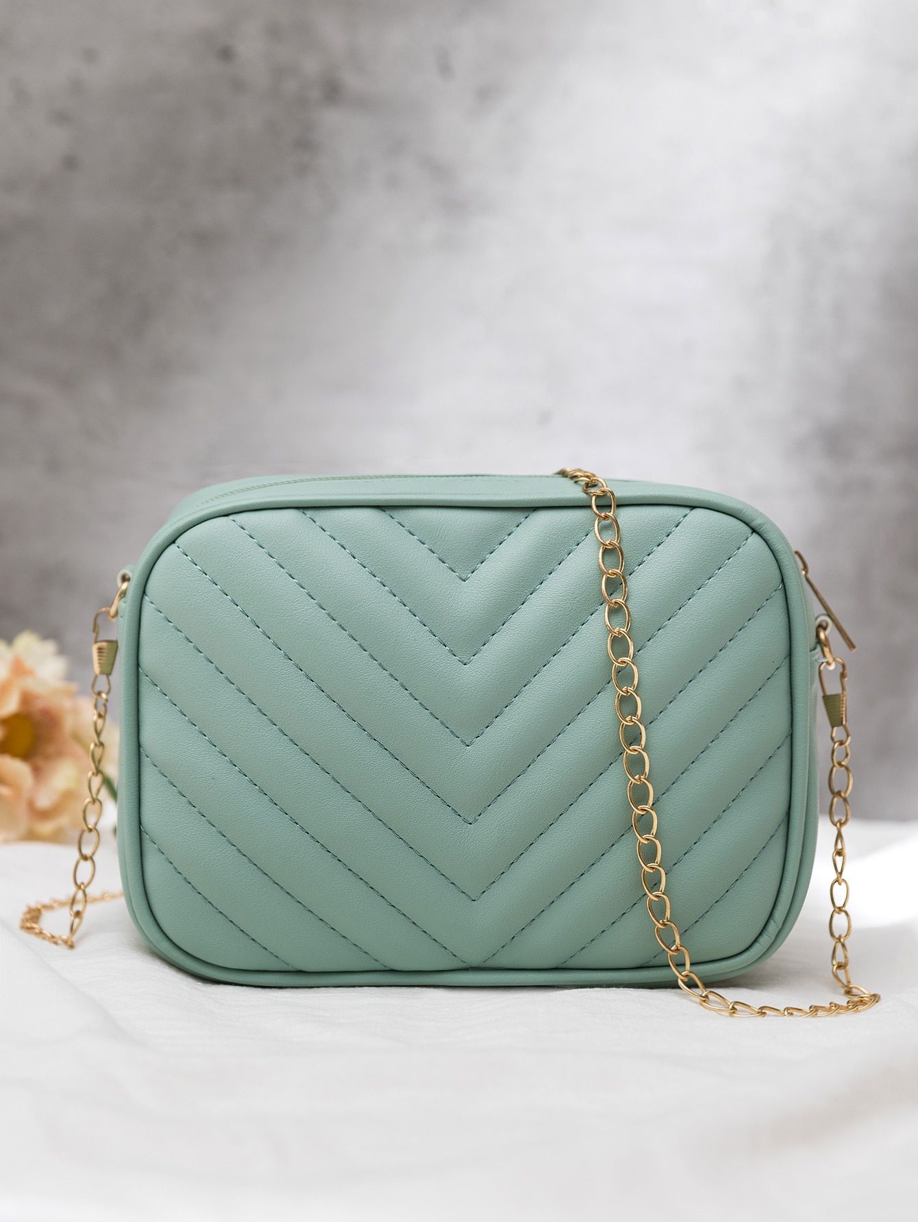 Minimalist Chevron Quilted Chain Crossbody Bag | SHEIN