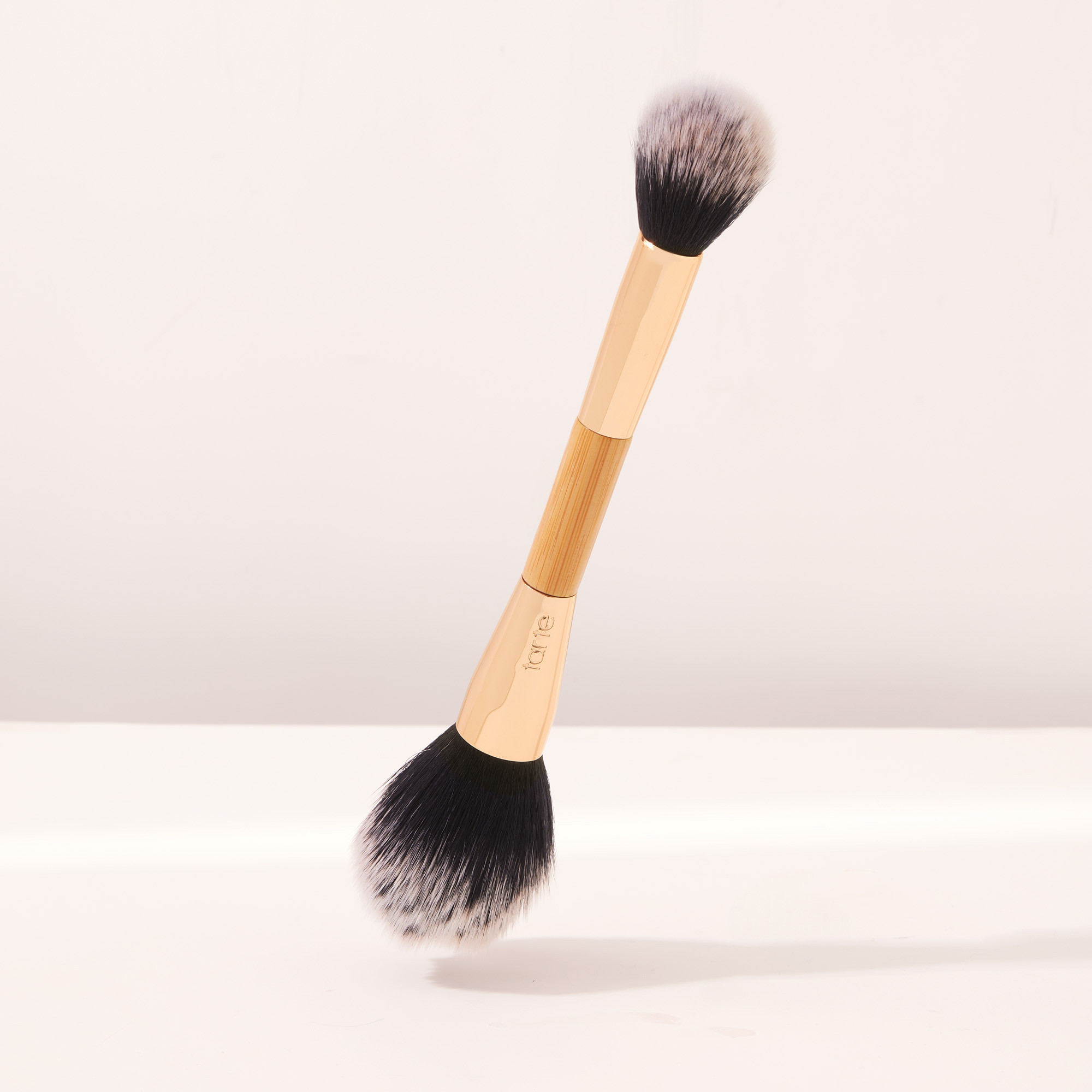 double-ended powder brush | tarte cosmetics (Global)