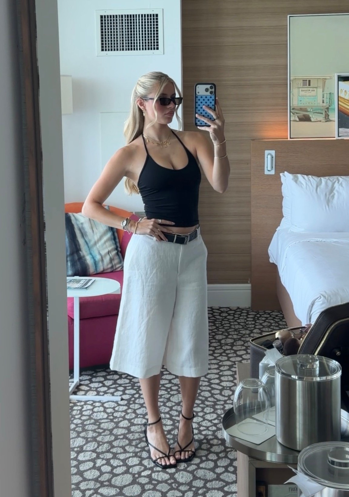 Top is tankair 
Sunnies are Bonnie Clyde 