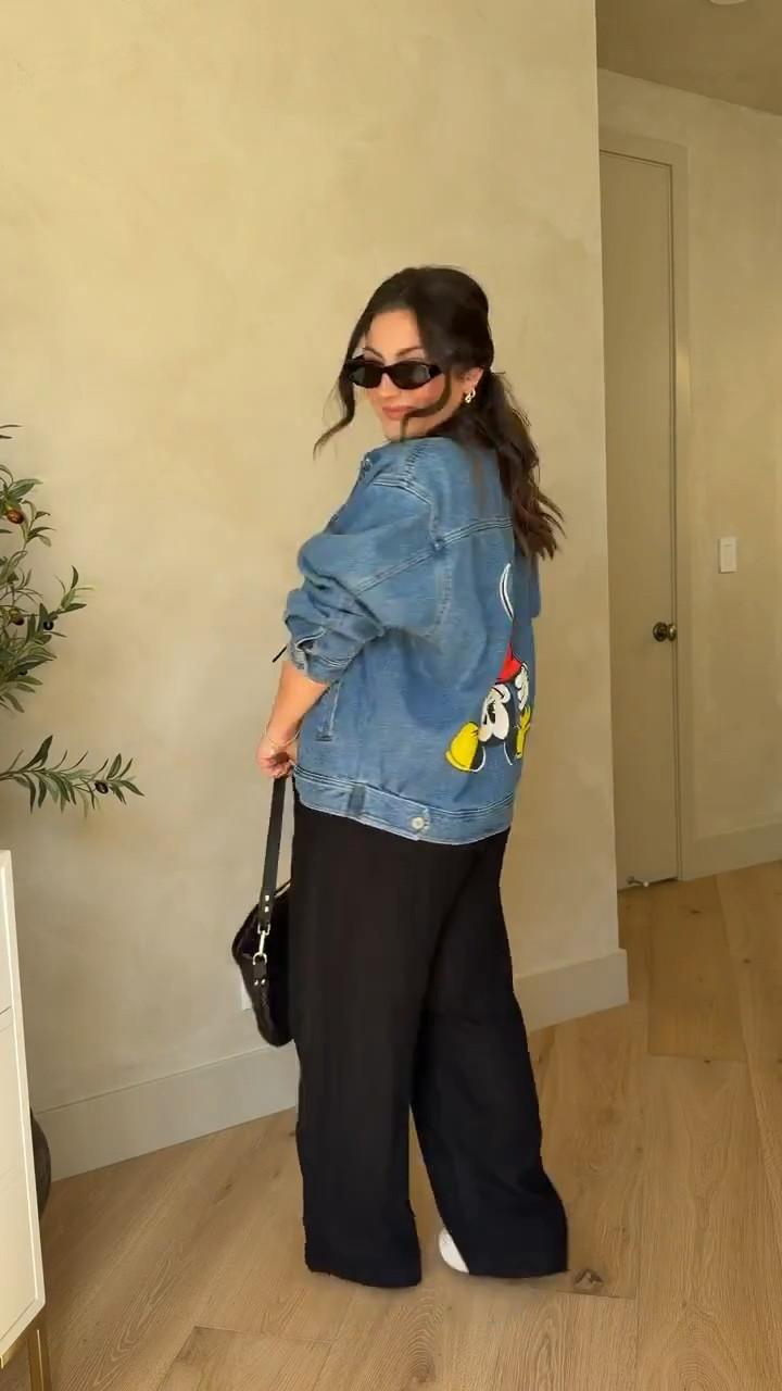 What I'm wearing to Disney!!! 


Cinched top size small 
Linen pants size 27 short

The best sneakers for walking lots of steps! I've worn these on vacation in Europe and to theme parks! 

Jacket from Poshmark but linked simliar!! 

5'0" 140lbs 
 

 

#LTKgrwm #LTKPetite #LTKTravel