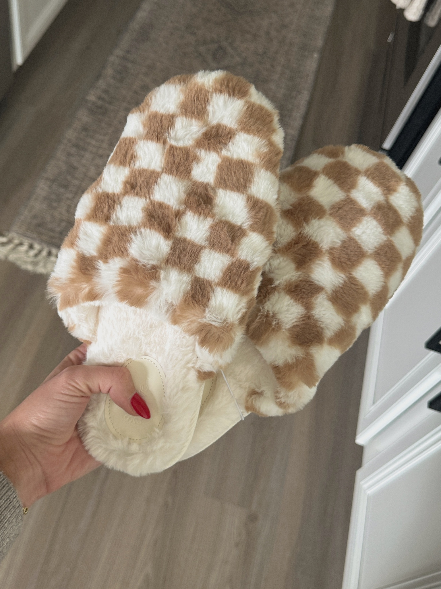 The cutest target slippers for only $10

Gift guide 
Holiday gifts 
Gifts under $20 
Affordable finds
Affordable gifts 
Girl gifts
Kids gifts

#LTKGiftGuide #LTKSeasonal #LTKfindsunder50