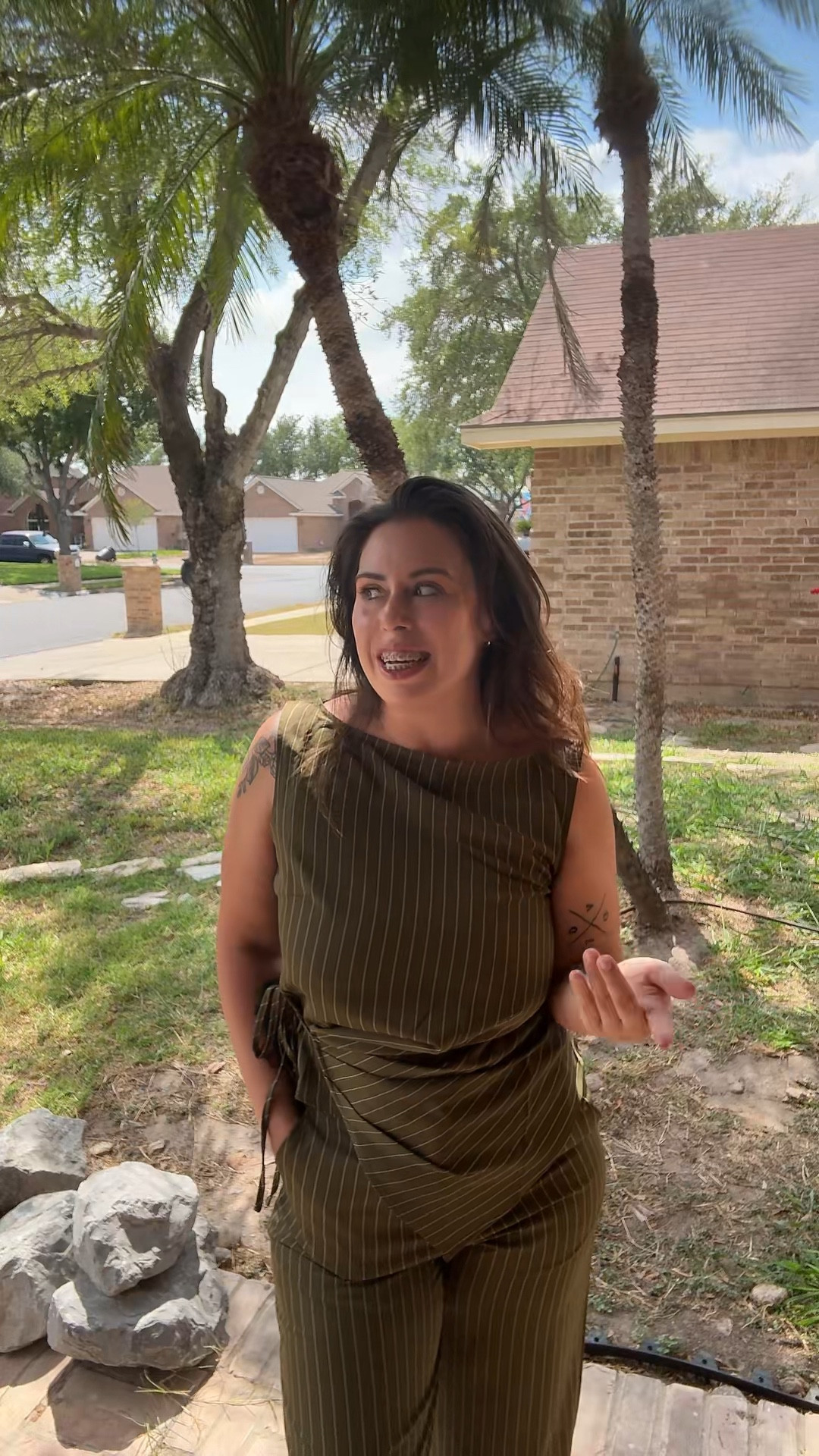 This is so comfy, effortless and modern! 

#LTKootd #LTKMidsize #LTKWorkwear