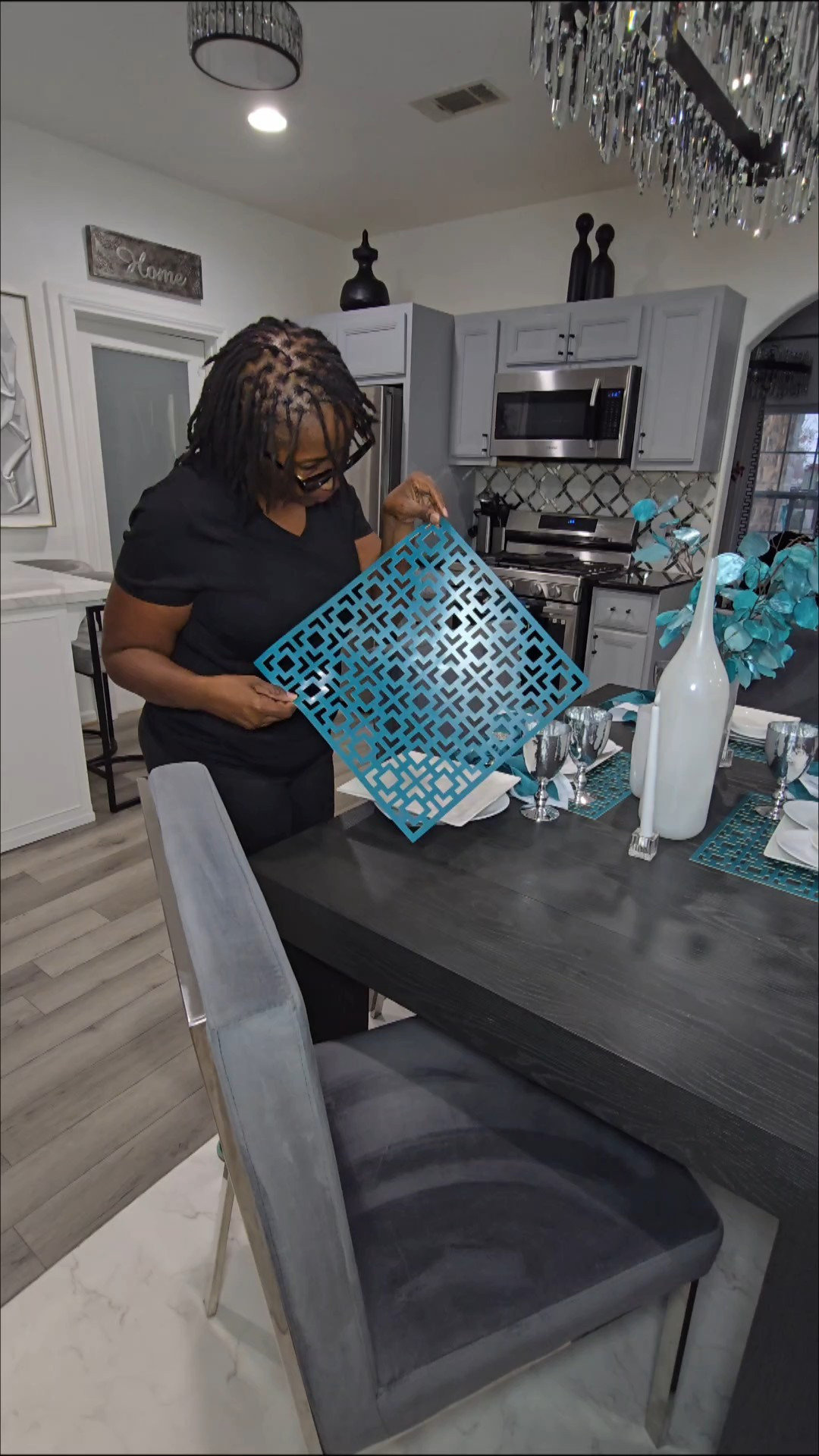 VALENTINES TABLE SETTING 