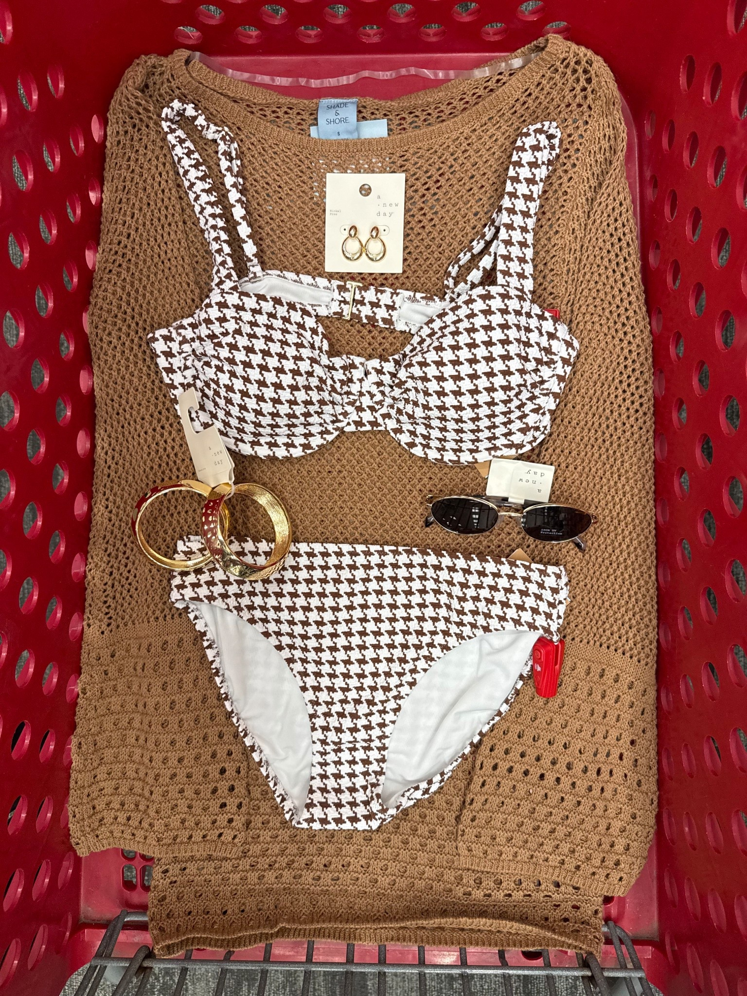 Summer Saturday ootd 🤎

Bracelets are not online at this time. 